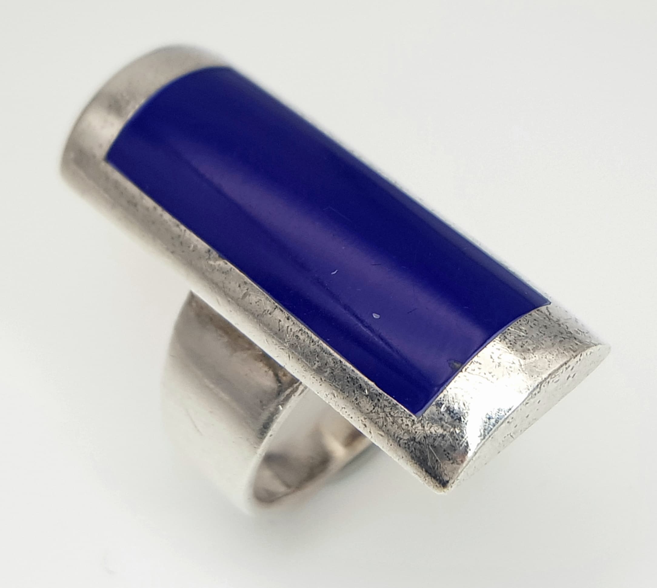 A Magnificent Vintage SILVER and LAPIS RING. Size P. Absolute Statement Piece, Please see pictures.