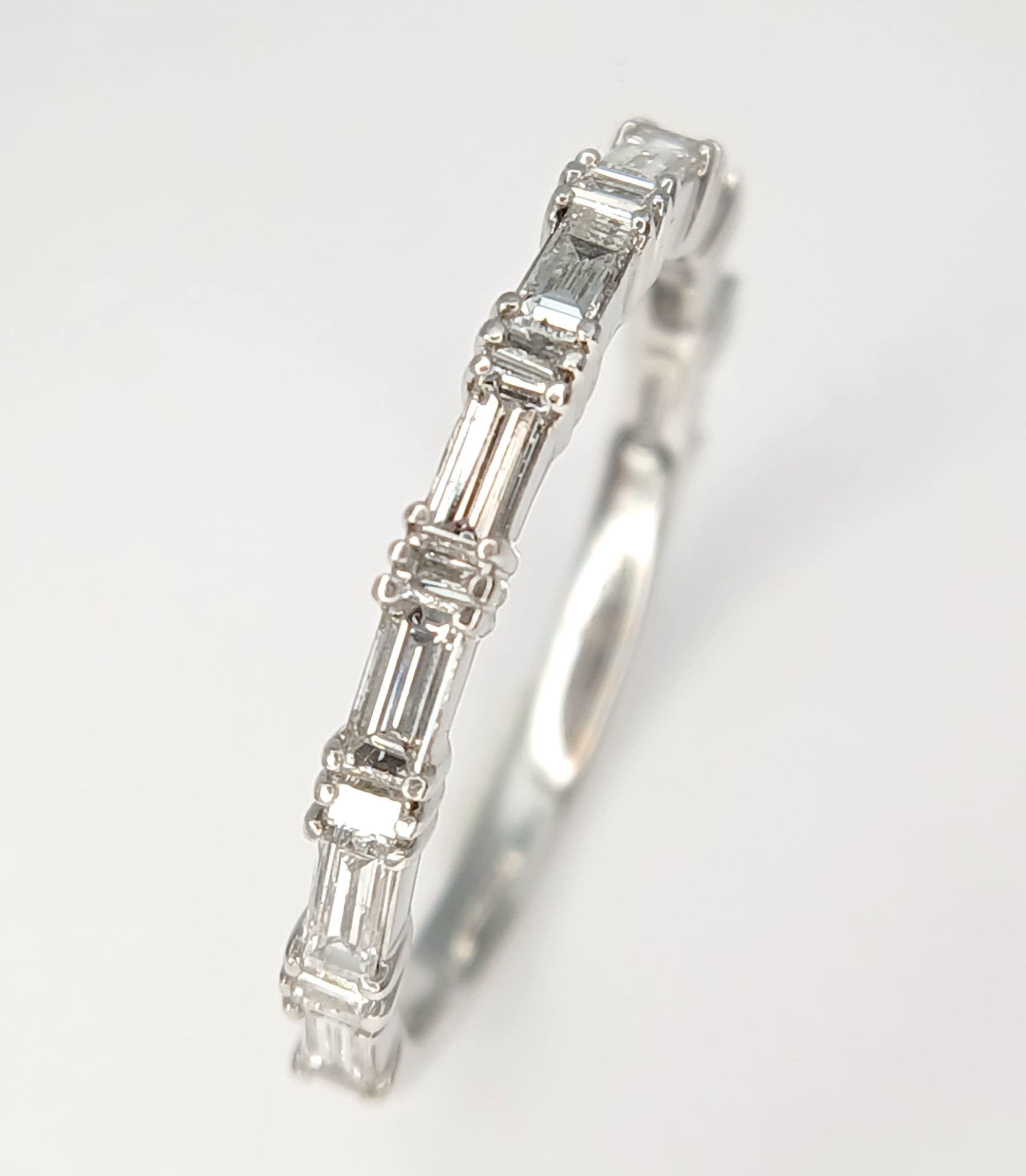 A Platinum, Mixed Cut, Diamond Set, 3/4 Set Ring. 0.70Ctw. 2.8G, Size N. Sc 3048