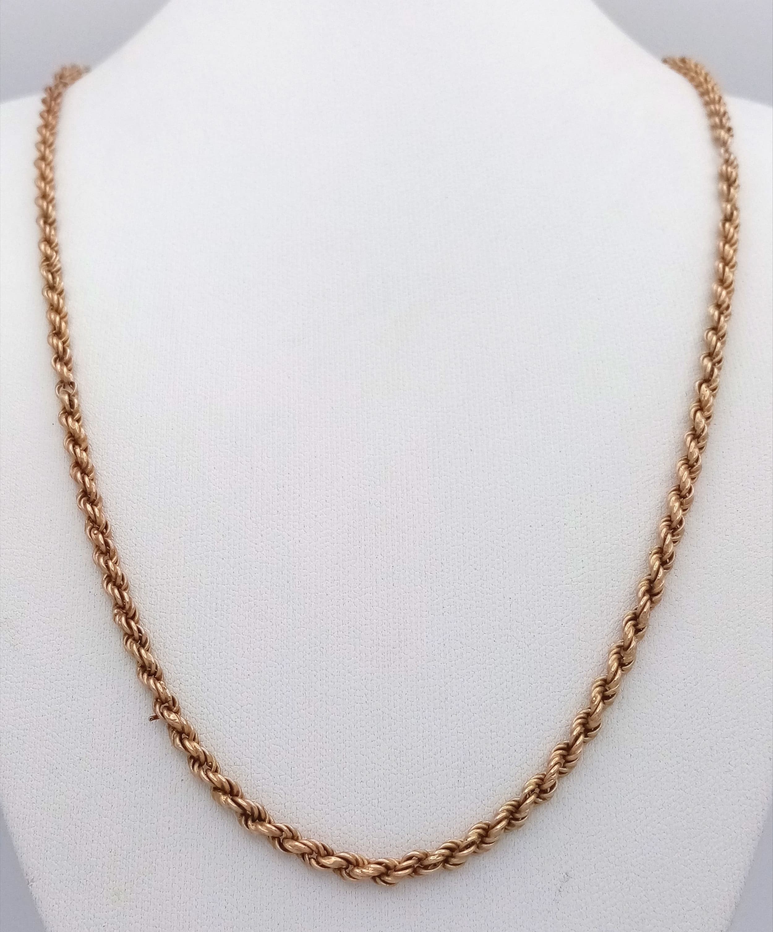 A ROPE TWIST CHAIN NECKLACE IN 9K GOLD . 5.1g, 48cm