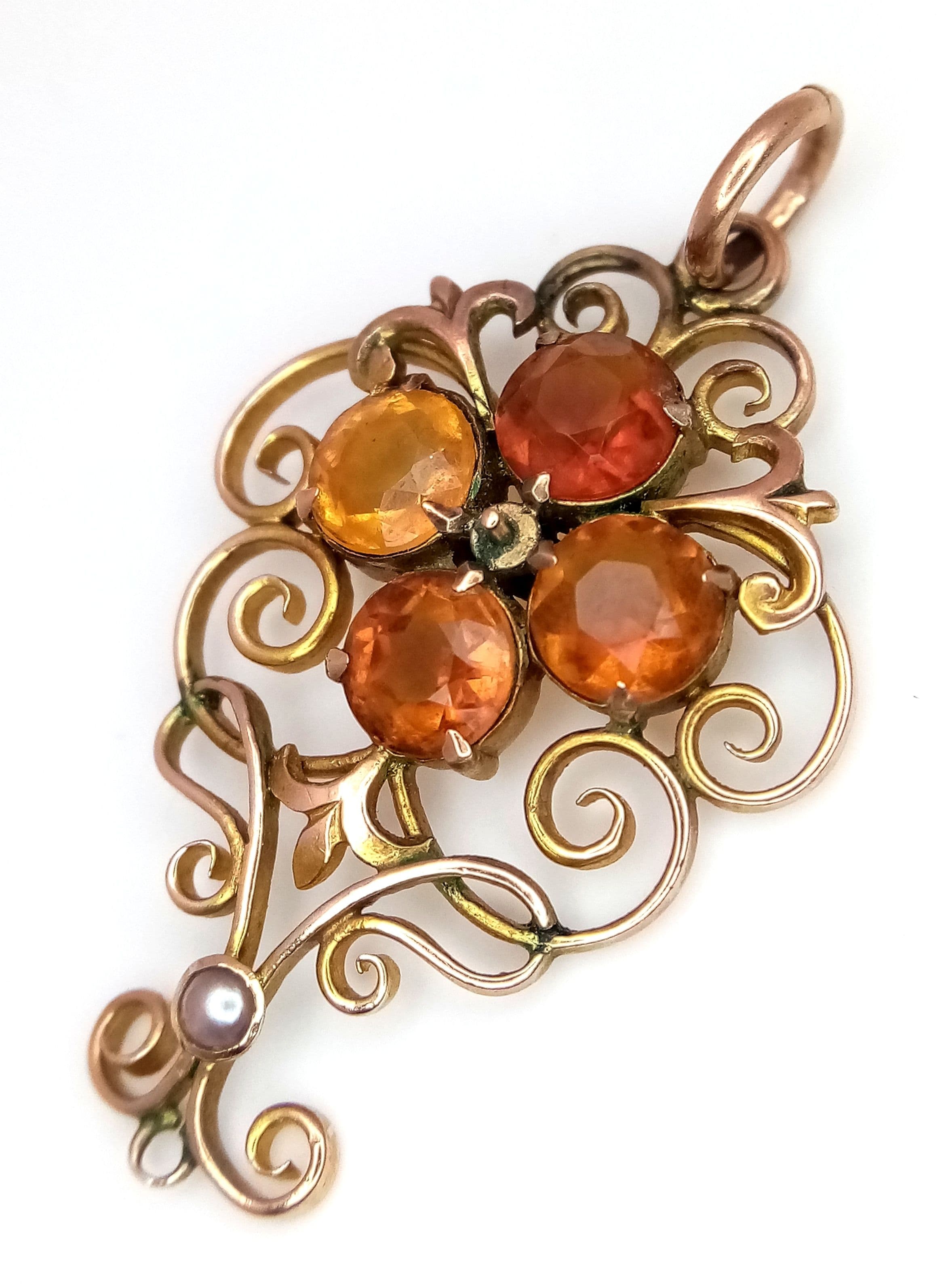 An Antique 9K Yellow Gold Citrine and Pearl Pendant. 3.5cm.2.3g.