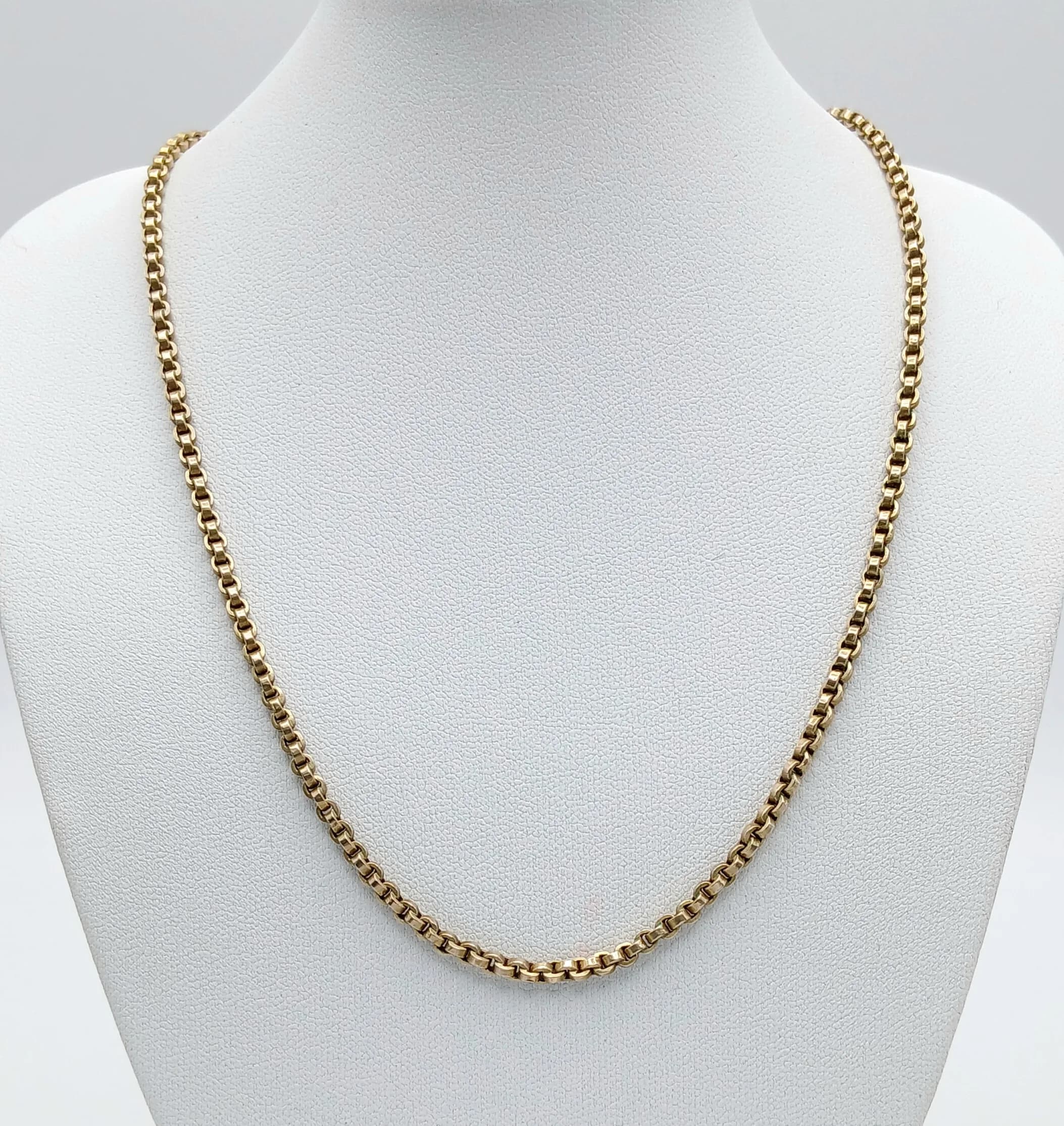 A 9K Yellow Gold (tests as) Belcher Link Chain/Necklace. 40cm. 7.56g.