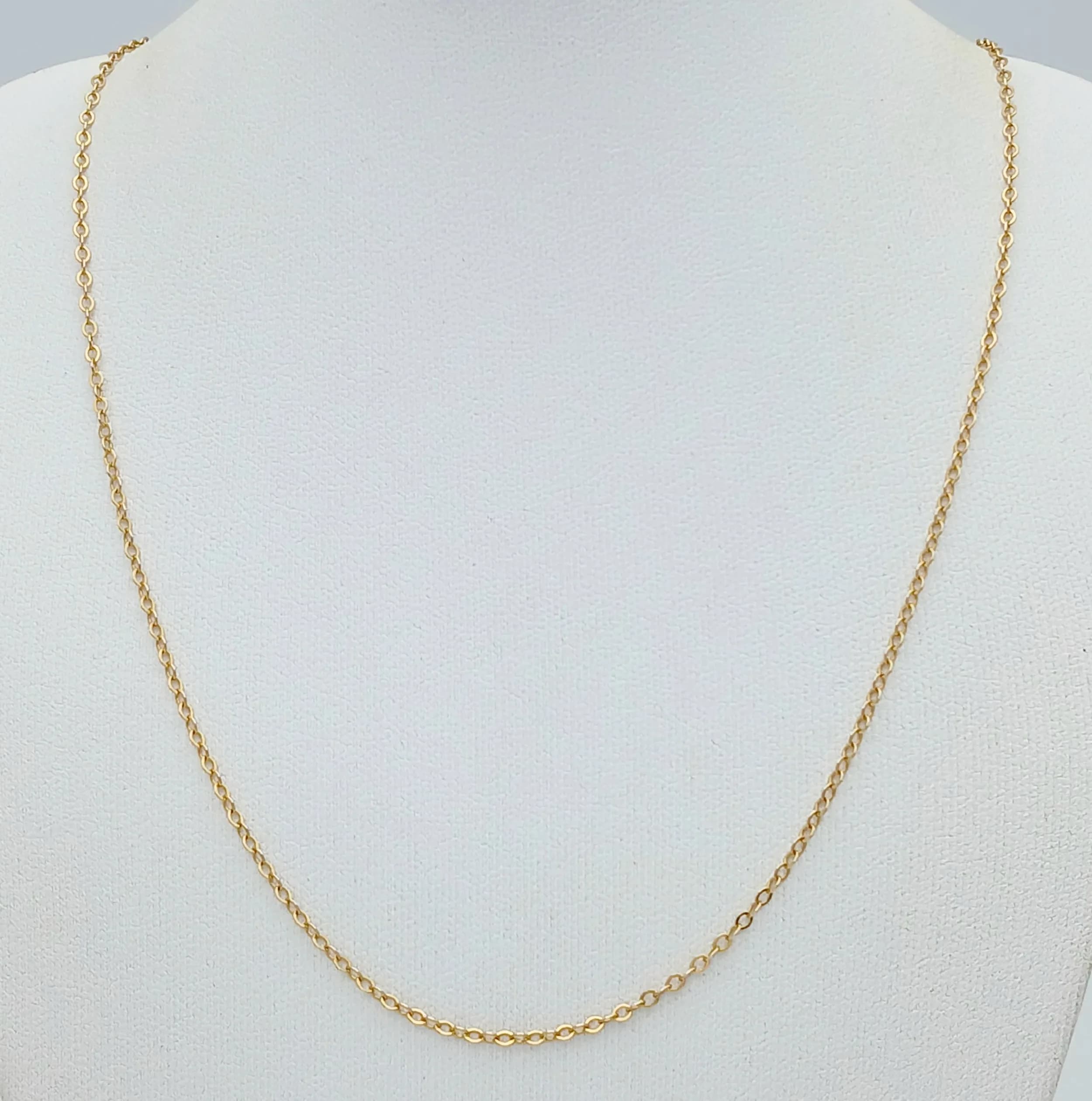 Beautiful 14 CARAT GOLD FINE CHAIN NECKLACE. 1.8 Grams. 45 cm.