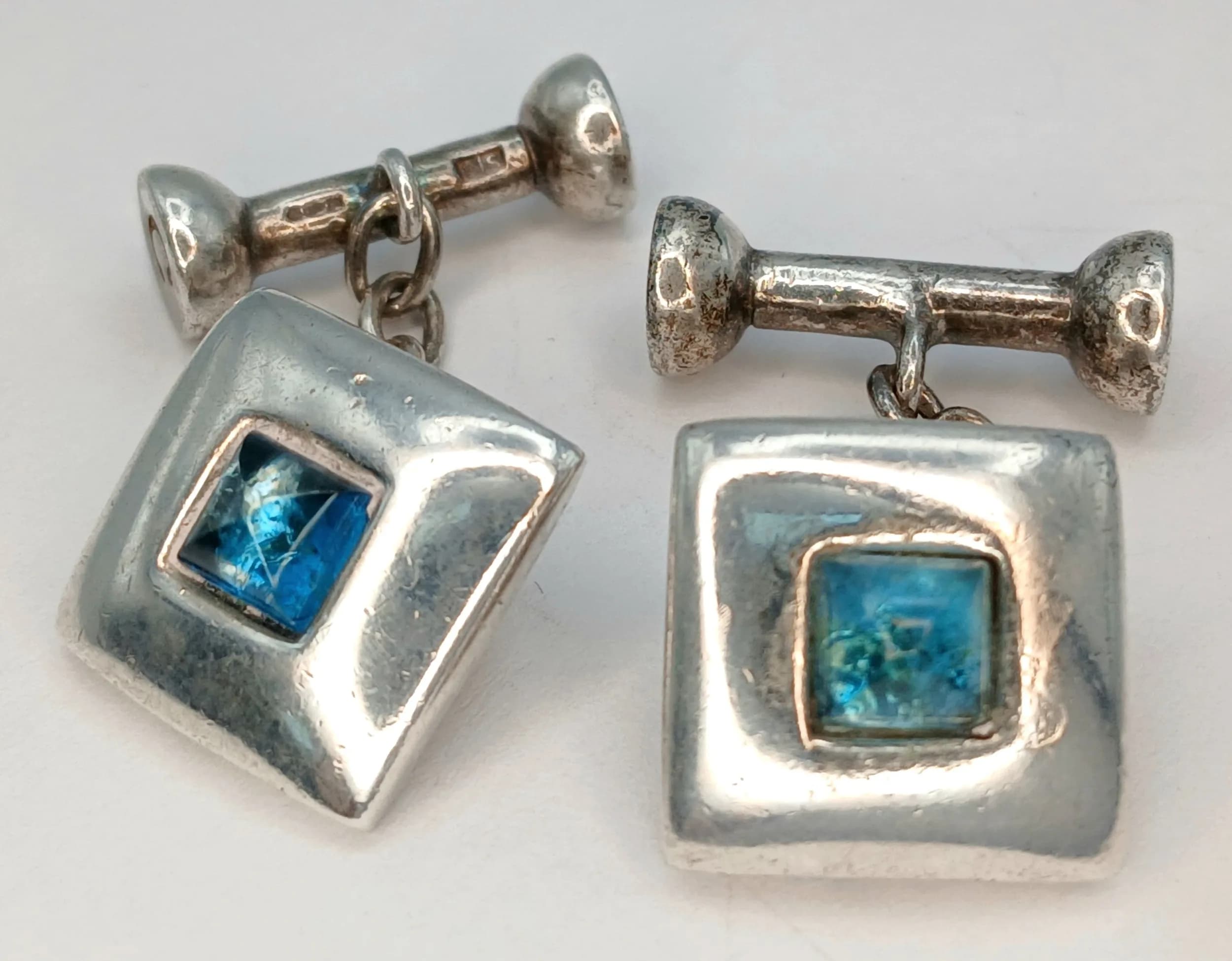 Vintage Fully Hallmarked SILVER CUFFLINKS with AQUAMARINE CENTRE STONES. Nice heavy Quality 16.5 Grams. Please see pictures.