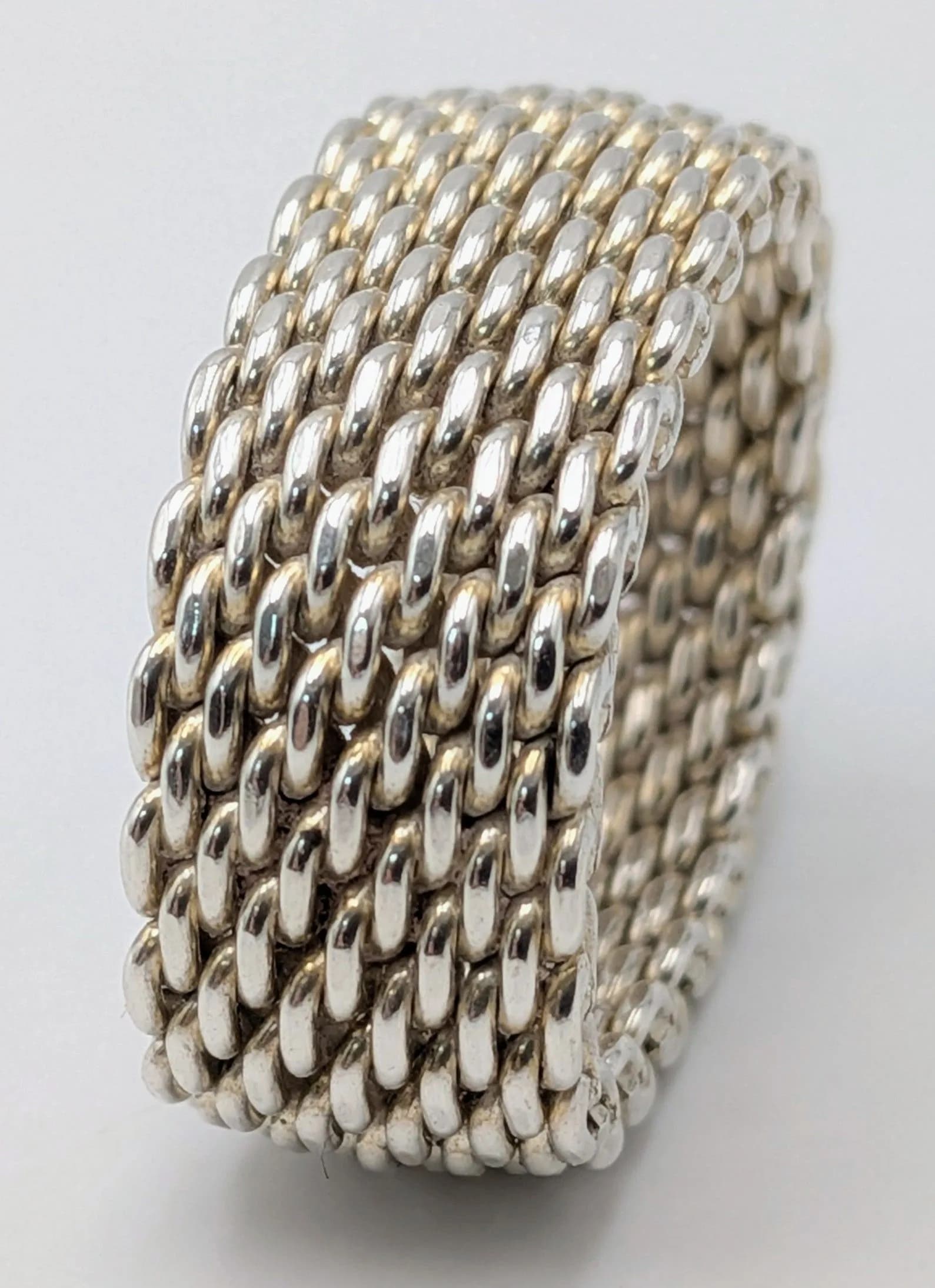 A TIFFANY AND CO, STERLING SILVER, SOMERSET MESH BRACELET. RRP �300. 9.5G, SIZE Q. TREV SIL 5004