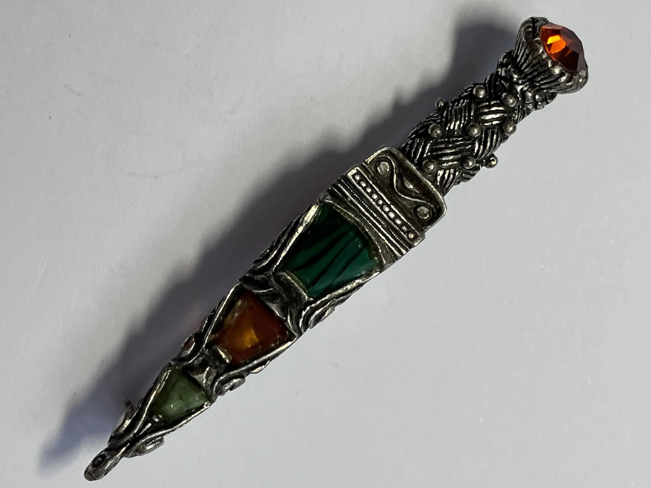 Vintage SCOTTISH DIRK KILT/SASH BROOCH. Set with MALACHITE AGATE , and CITRINE. 8 cm.