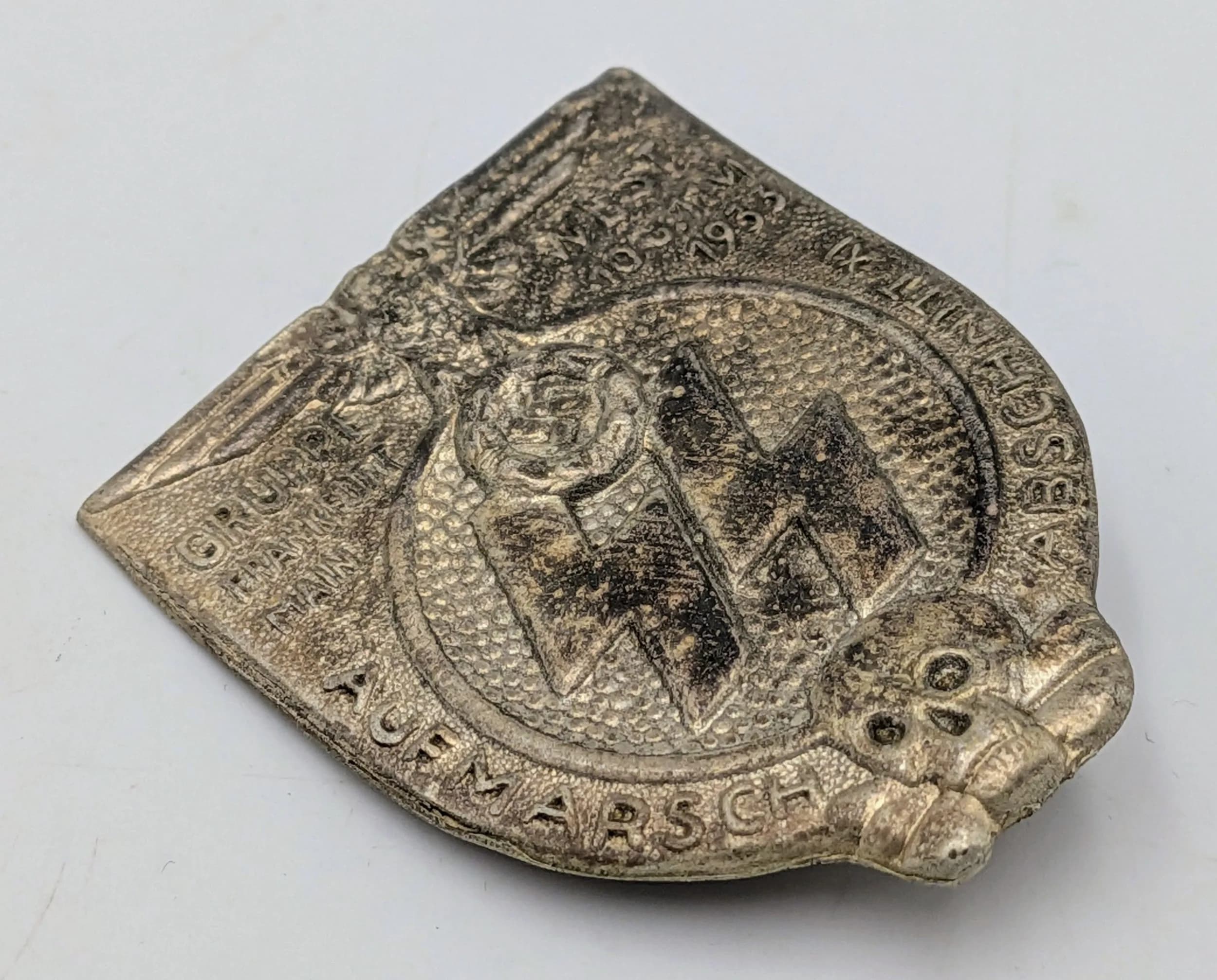1933 Waffen SS Aufmarsch Abschnitt X1 Gruppe West Frankfurt Tinnie Badge.