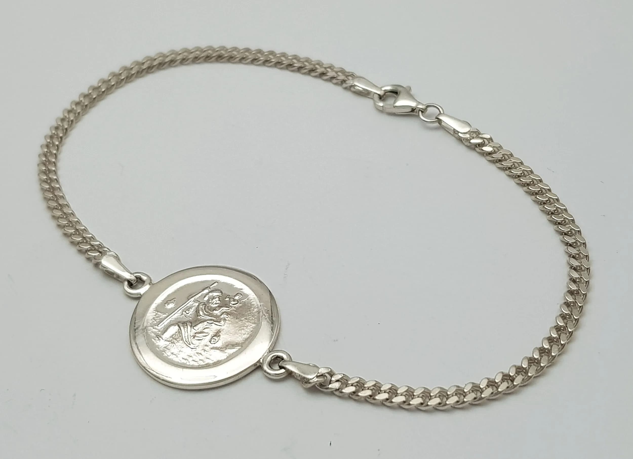 A STERLING SILVER, ST CHRISTOPHER BRACELET. 8.5". 8.7G, SC 5140
