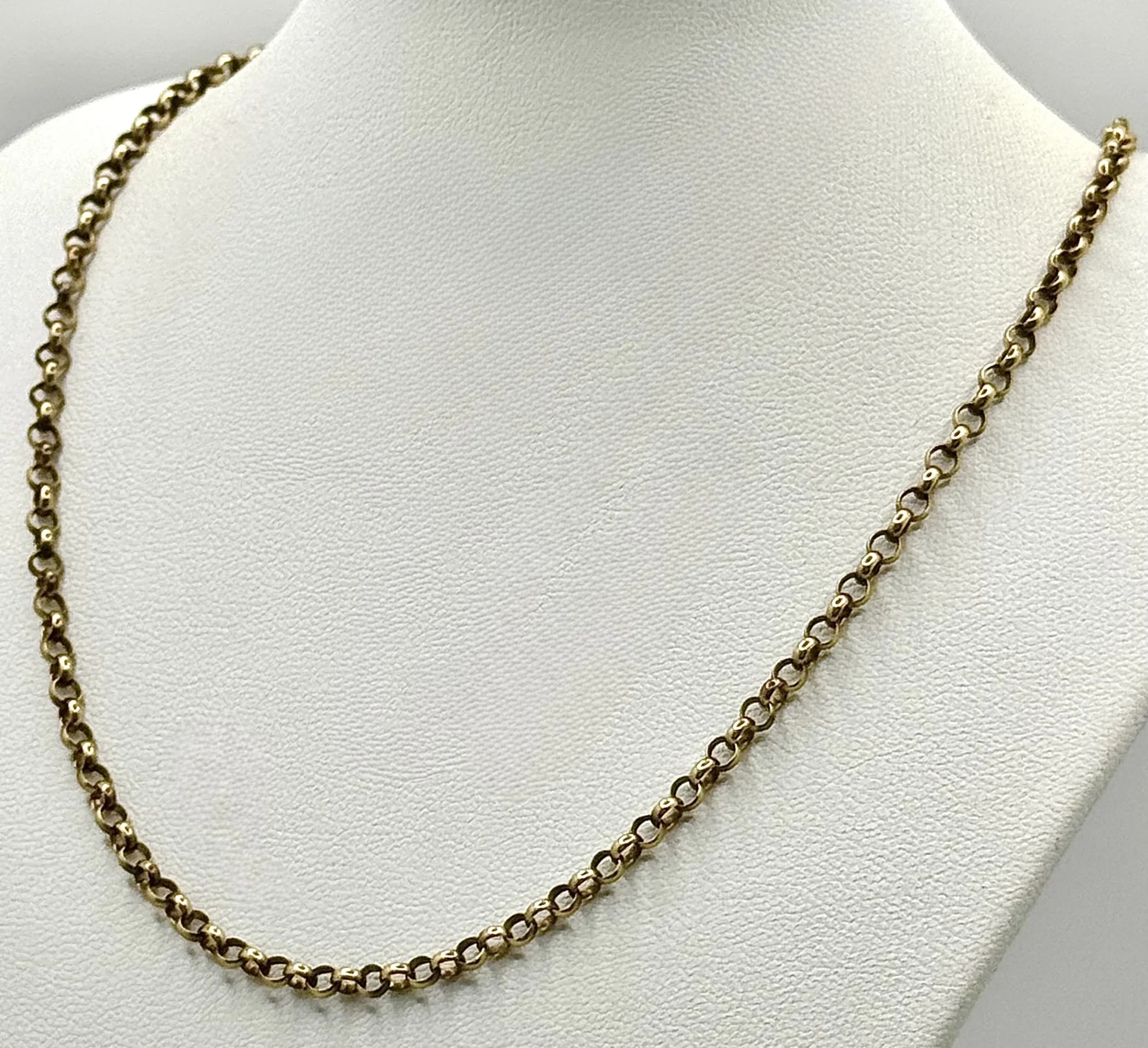 A 9K Yellow Gold Belcher Link Chain Necklace. 62cm in Length. Total Weight 11 Grams.