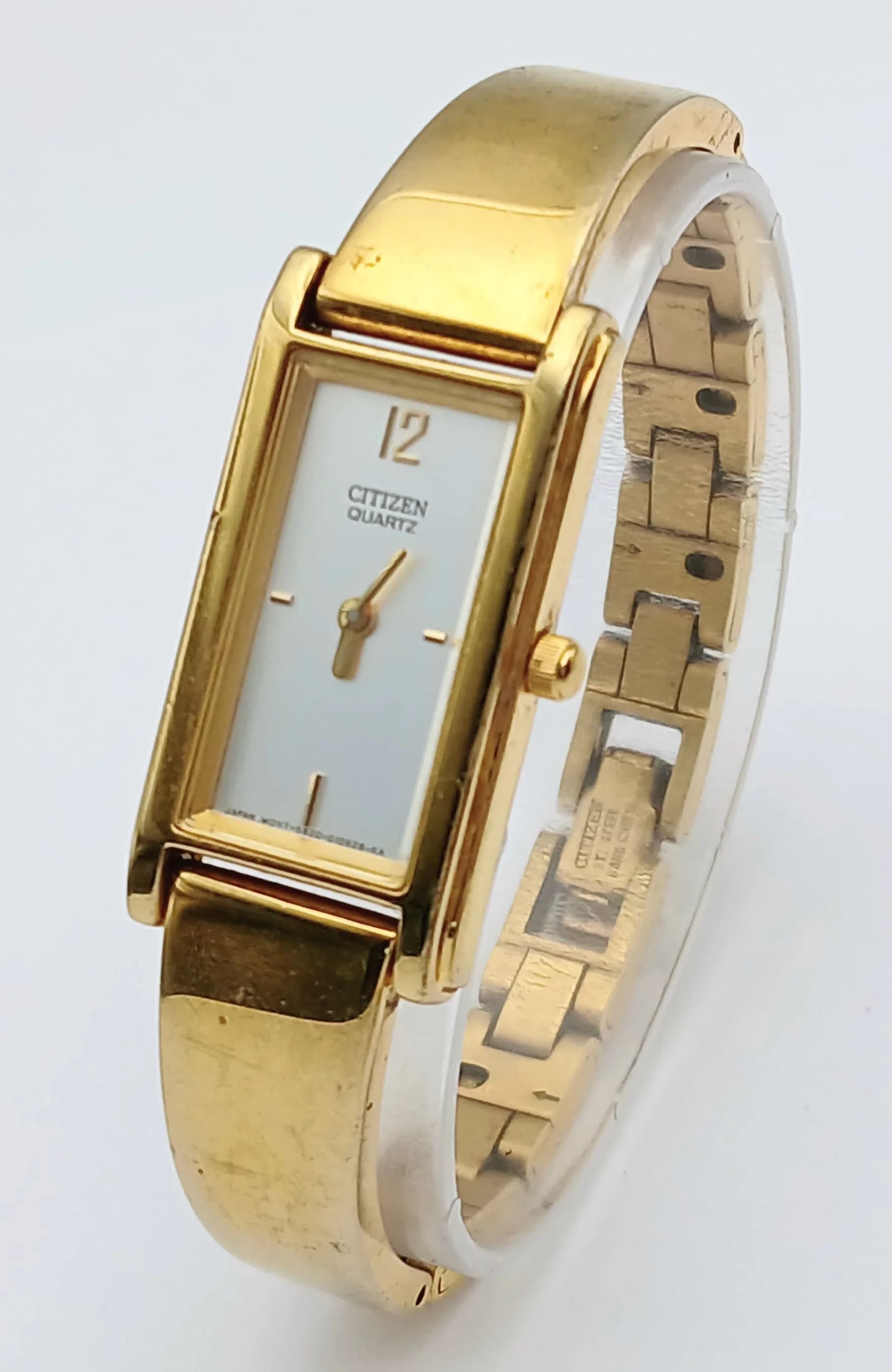 A CITIZEN, GOLD TONE, BANGLE WATCH. IN FULL WORKING ORDER. NEW BATTERY FITTED RECENTLY. S/A 1693 - 2