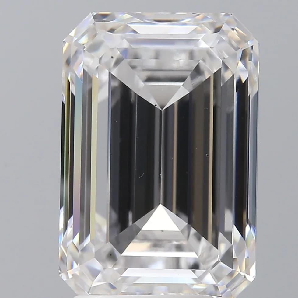 A 4.50ct Emerald Cut Lab-Grown Diamond. Colour D, clarity VS1. IGI certified. Cert no: LG739546635. Measurements: 11.22 x 7.53 x 4.92 mm.