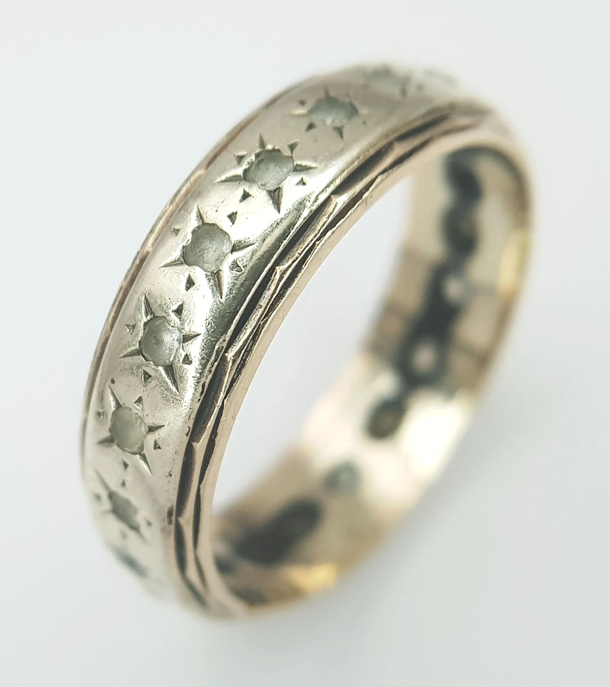 A Vintage 9K Yellow Gold White Stone Band Ring. 6mm width. Size O. 4.05g.