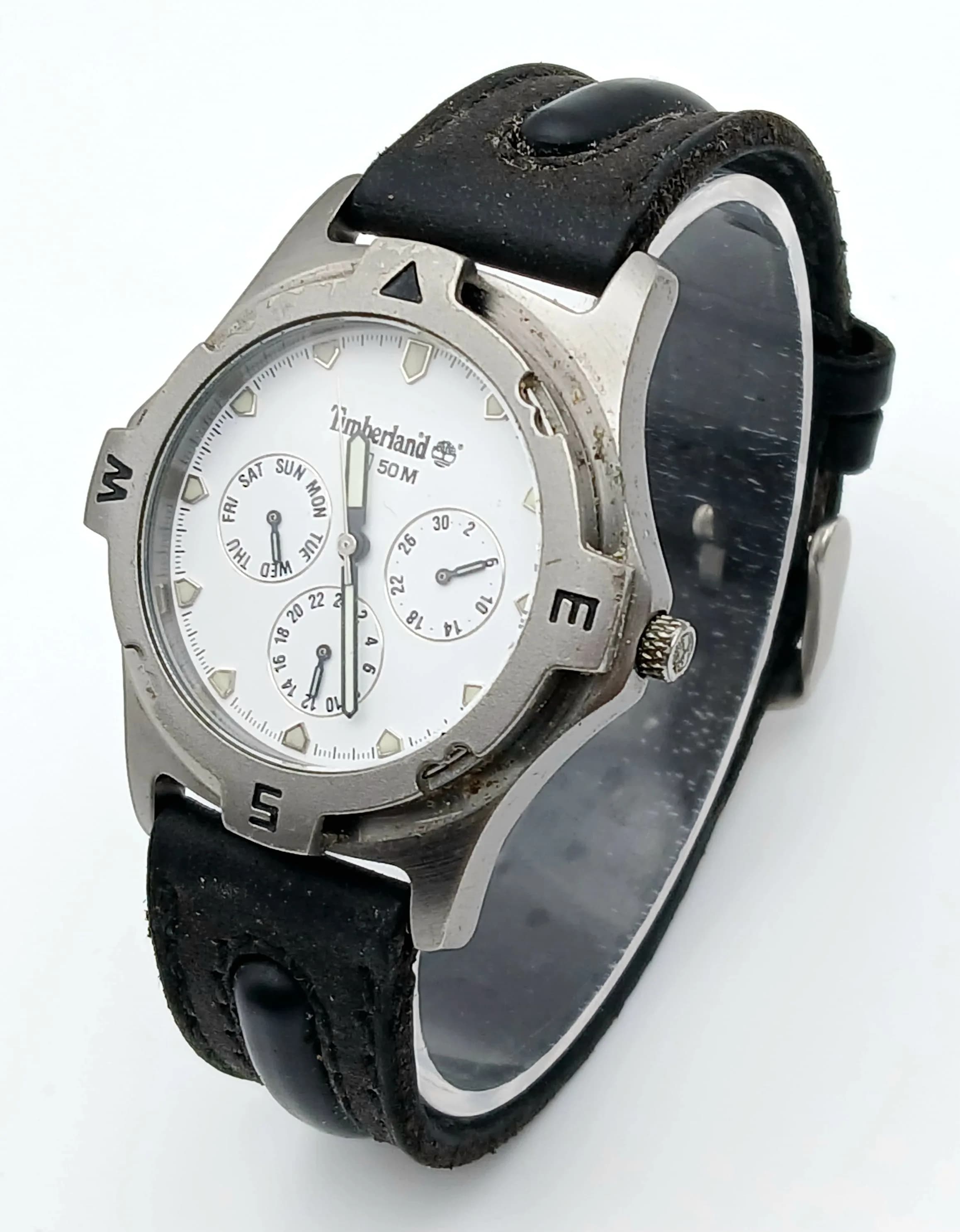A Timberland, 37Mm, White Dial With Sub Dials For Day And Date, Black Rubber Strap Watch. Model Sr916. In Full Working Order. New Battery Fitted Recently. S/A 1678 - 2