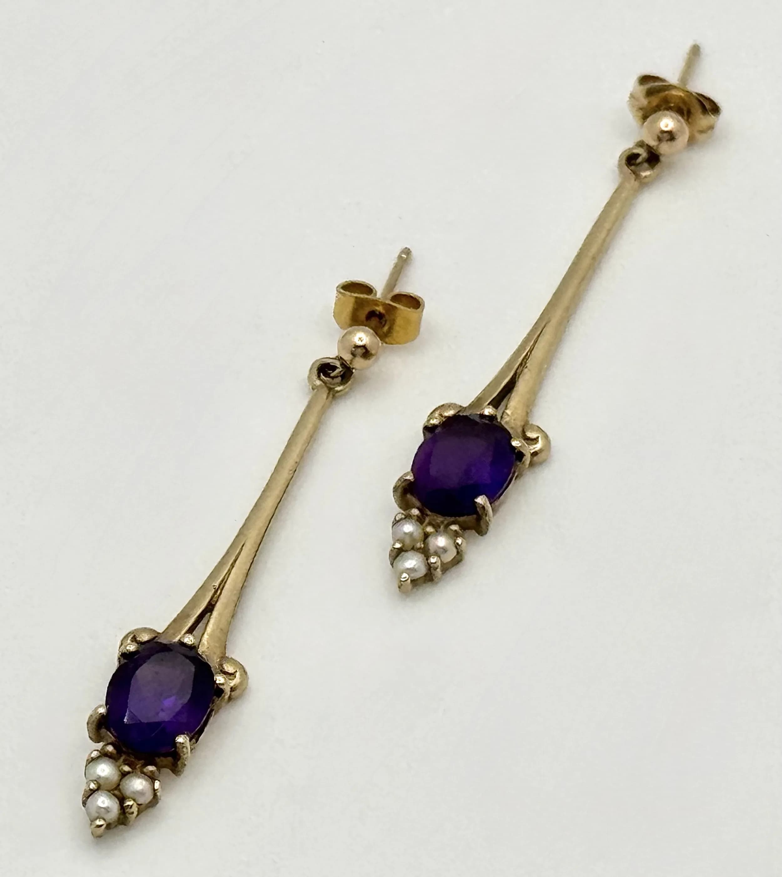 A Pair of 9K Yellow Gold Amethyst and Pearl Drop Earrings. Unhallmarked, Tests as 9K, Total Weight 3.61 Grams. Ref: 3-10