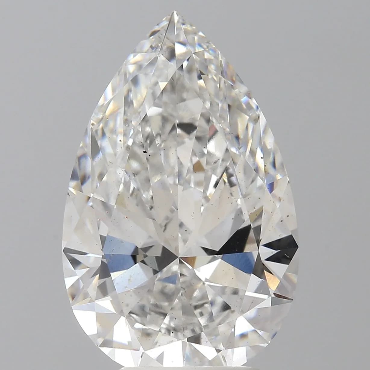 A 4.10ct Pear Shape Lab-Grown Diamond. Colour D, clarity VS2. IGI certified. Cert no: LG738527149. Measurements: 14.40 x 9.18 x 5.31 mm.