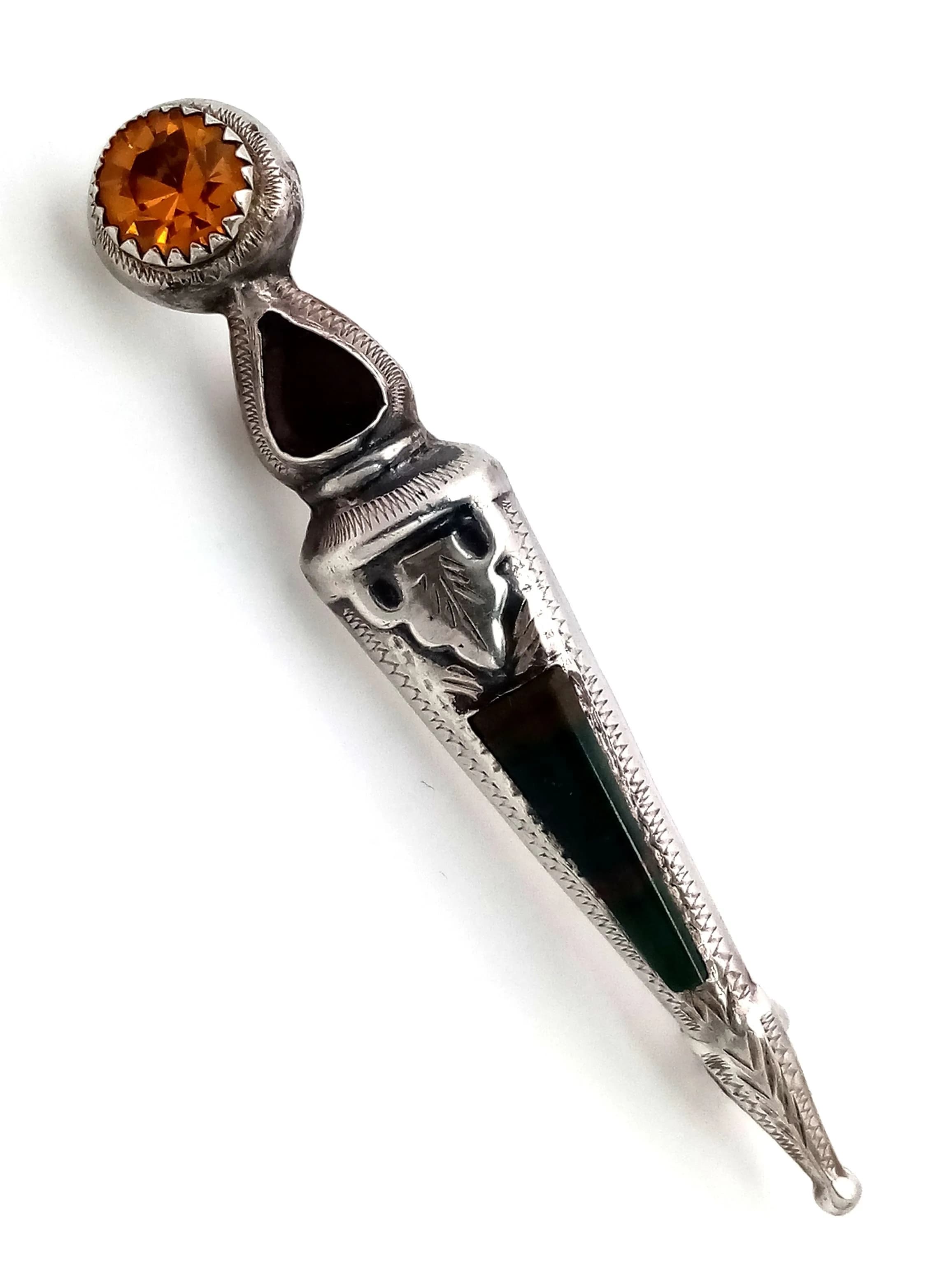 Vintage SCOTTISH SILVER DIRK BROOCH. AGATE and CITRINE DETAIL. Some signs of wear. af.