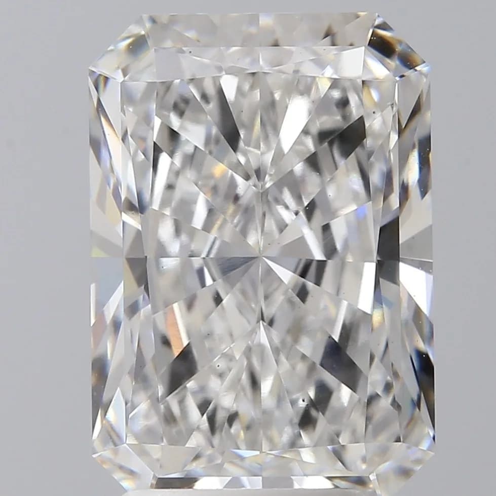 A 4.03ct Radiant Cut Lab-Grown Diamond. Colour D, clarity VS2. IGI certified. Cert no: LG702526482. Measurements: 11.4X7.88X5.18mm.