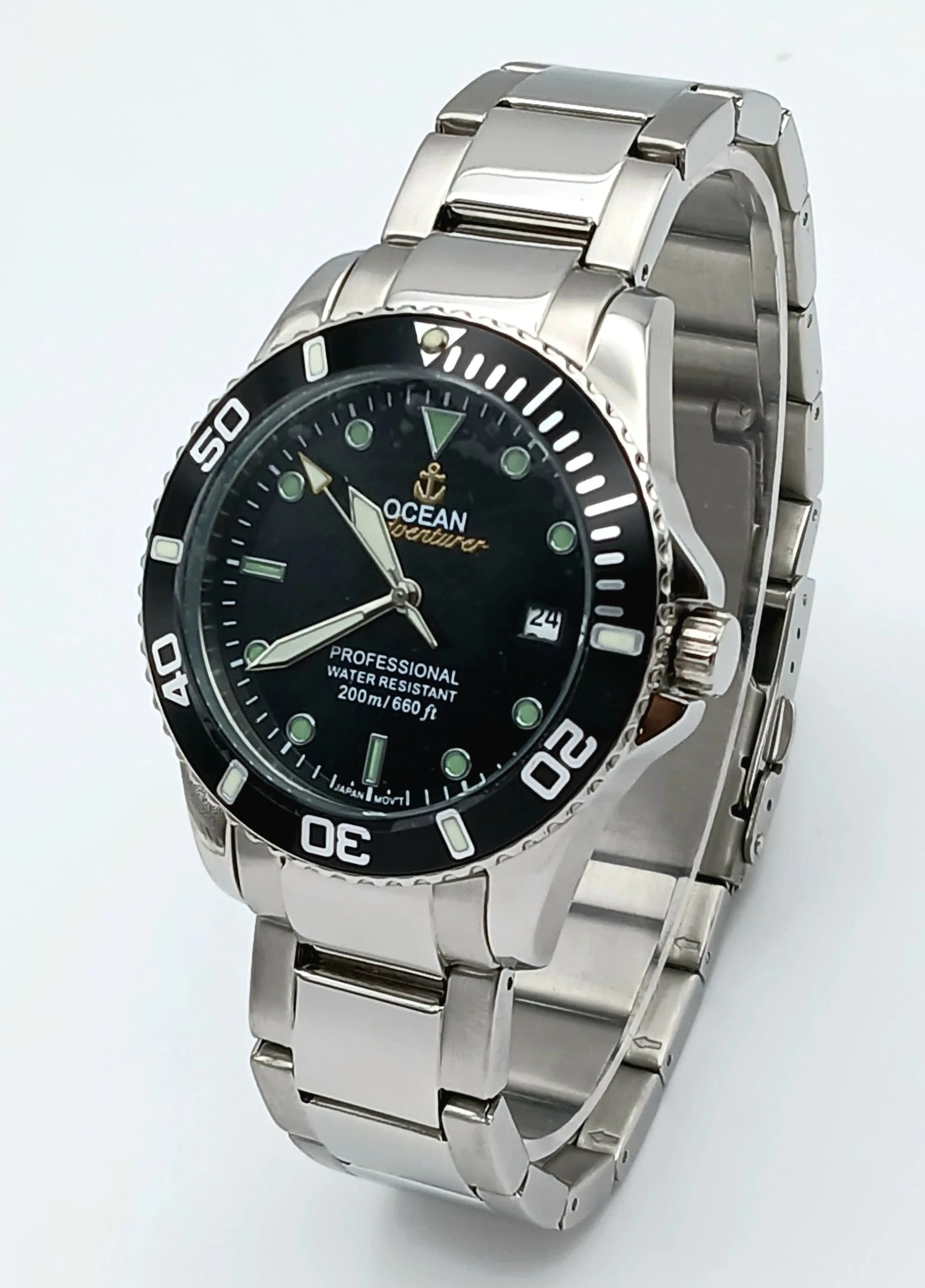 A Stainless Steel Ocean Adventurer Professional Divers Quartz Watch. 40mm Case. Date Window. Complete with Box and Papers