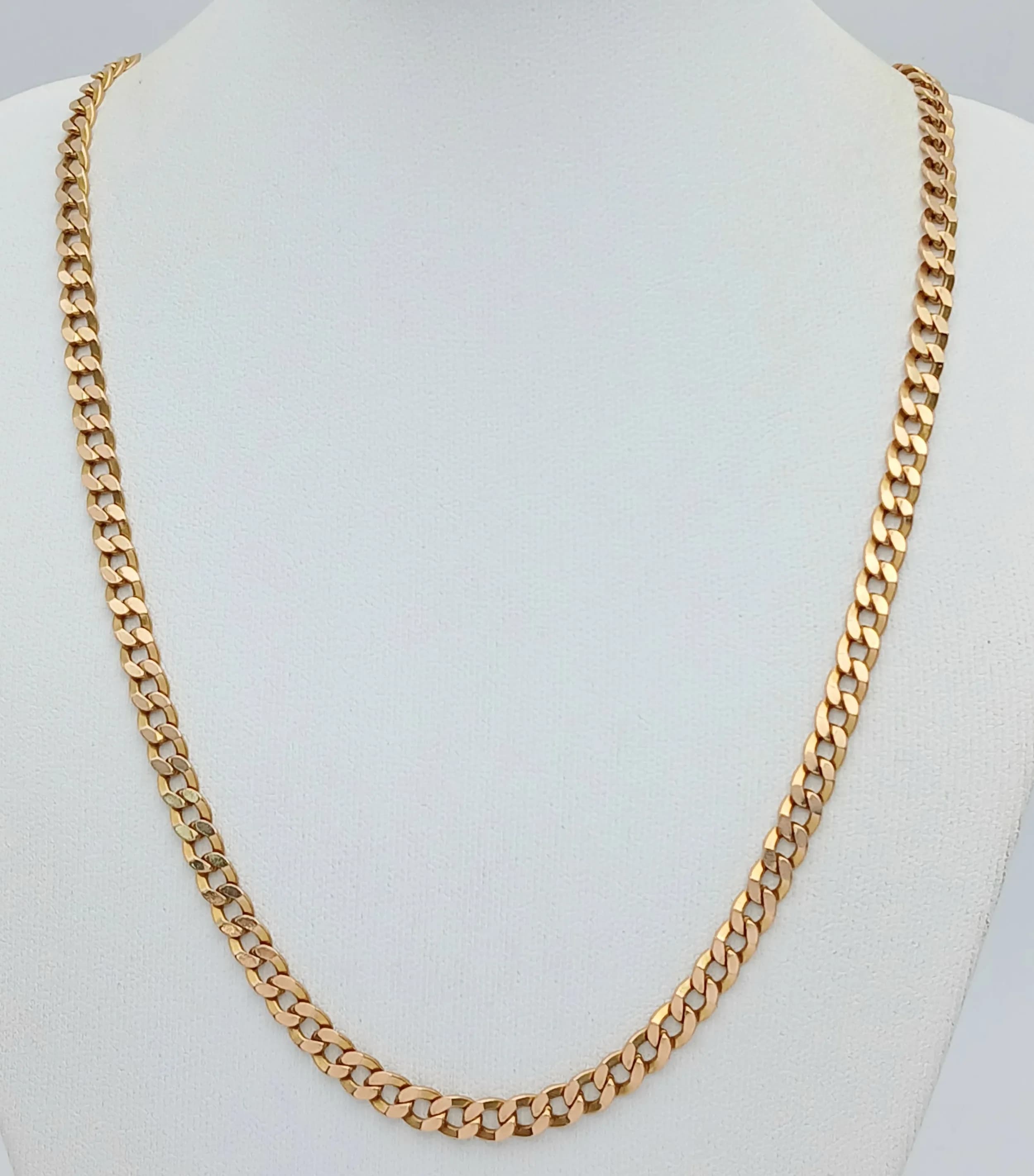 Traditional 9 CARAT GOLD CURB CHAIN NECKLACE. Full UK hallmark. 19 Grams. 54 cm. Excellent condition, please see pictures.