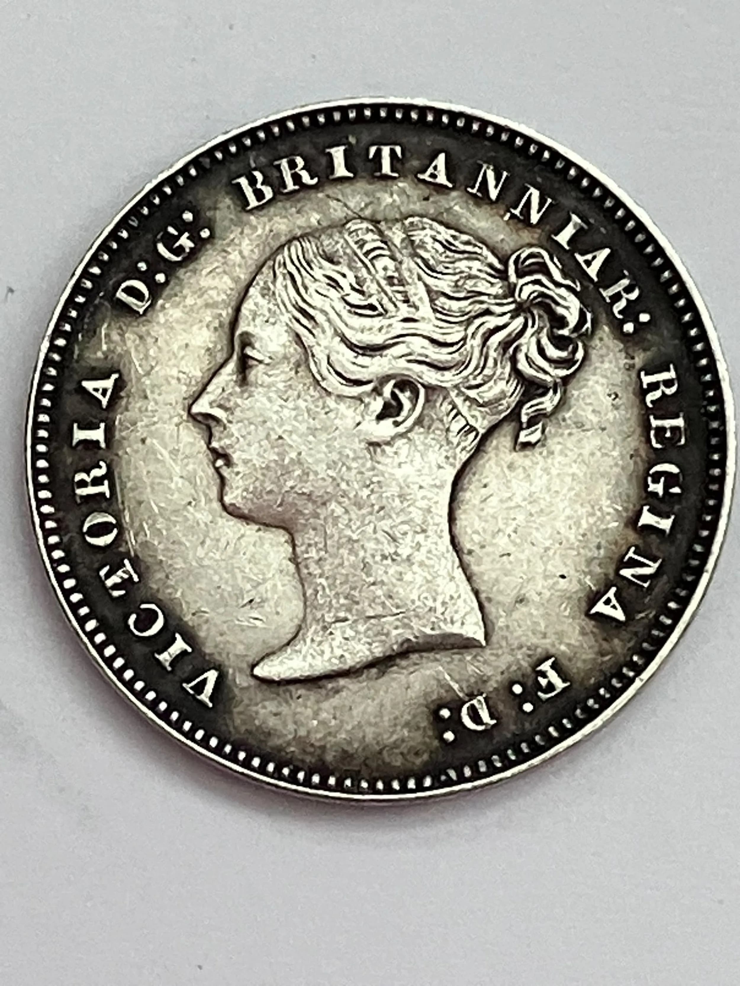 1883 SILVER MAUNDY FOUR PENCE COIN. Extra Fine Condition.