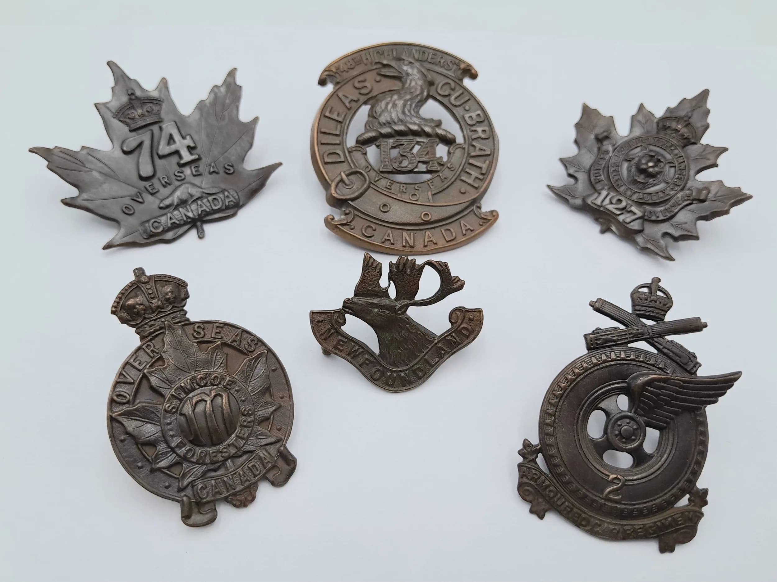 6 x WW1-WW2 Canadian Cap Badges.