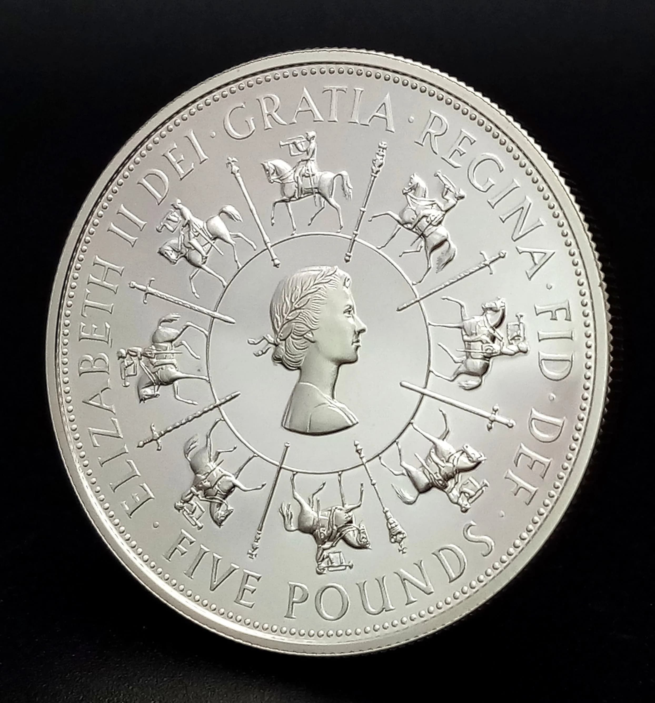 A Royal Mint Commemorative Coronation 40th Anniversary Sterling Silver Proof Crown coin. Encapsulated with COA and case. 28.28g.