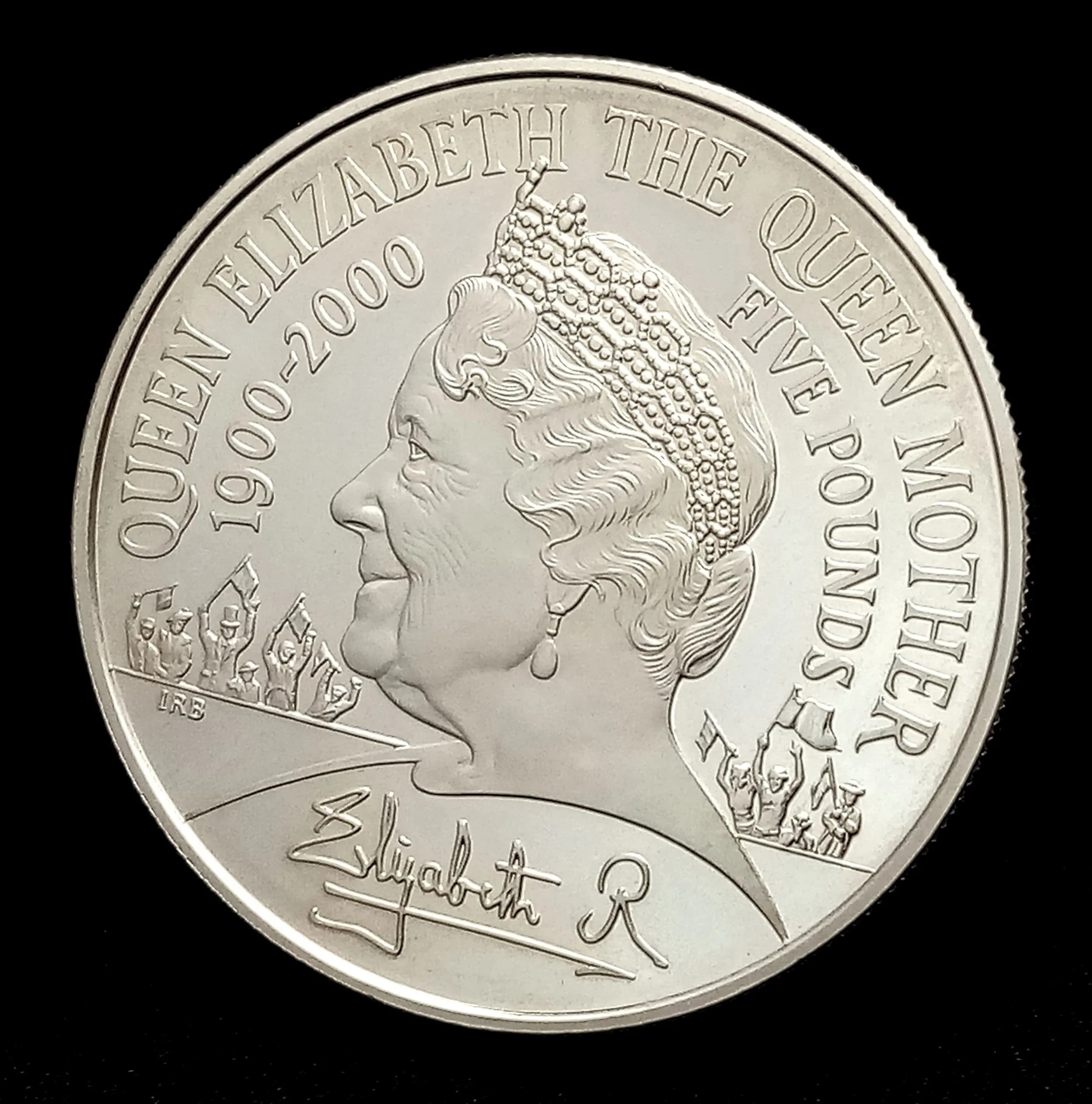A Royal Mint Queen Mother Sterling Silver Centenary Crown Coin. Encapsulated with COA and case. 28.28g.