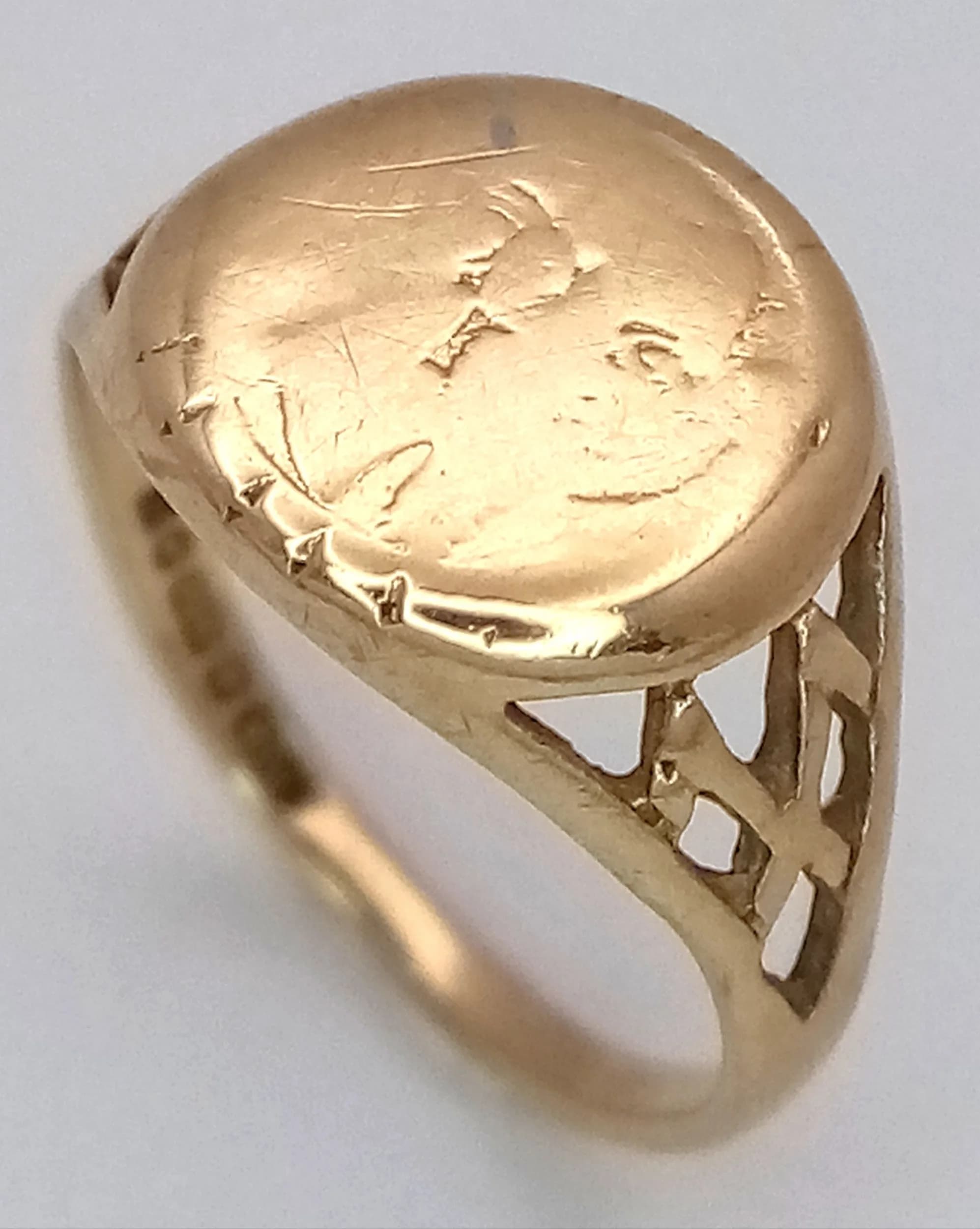 A Small 9K Yellow Gold Signet Ring. Size D. 1.05g.