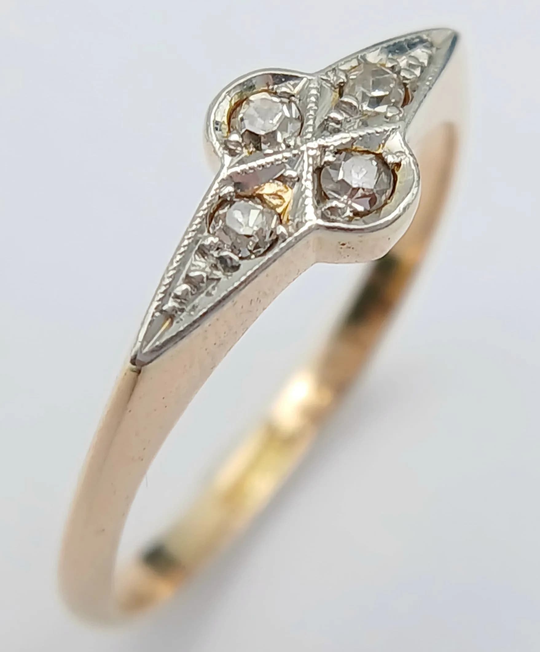 AN 18K YELLOW GOLD AND PLATINUM, VINTAGE, DIAMOND RING. 2.1G, SIZE K/L. SC 6070