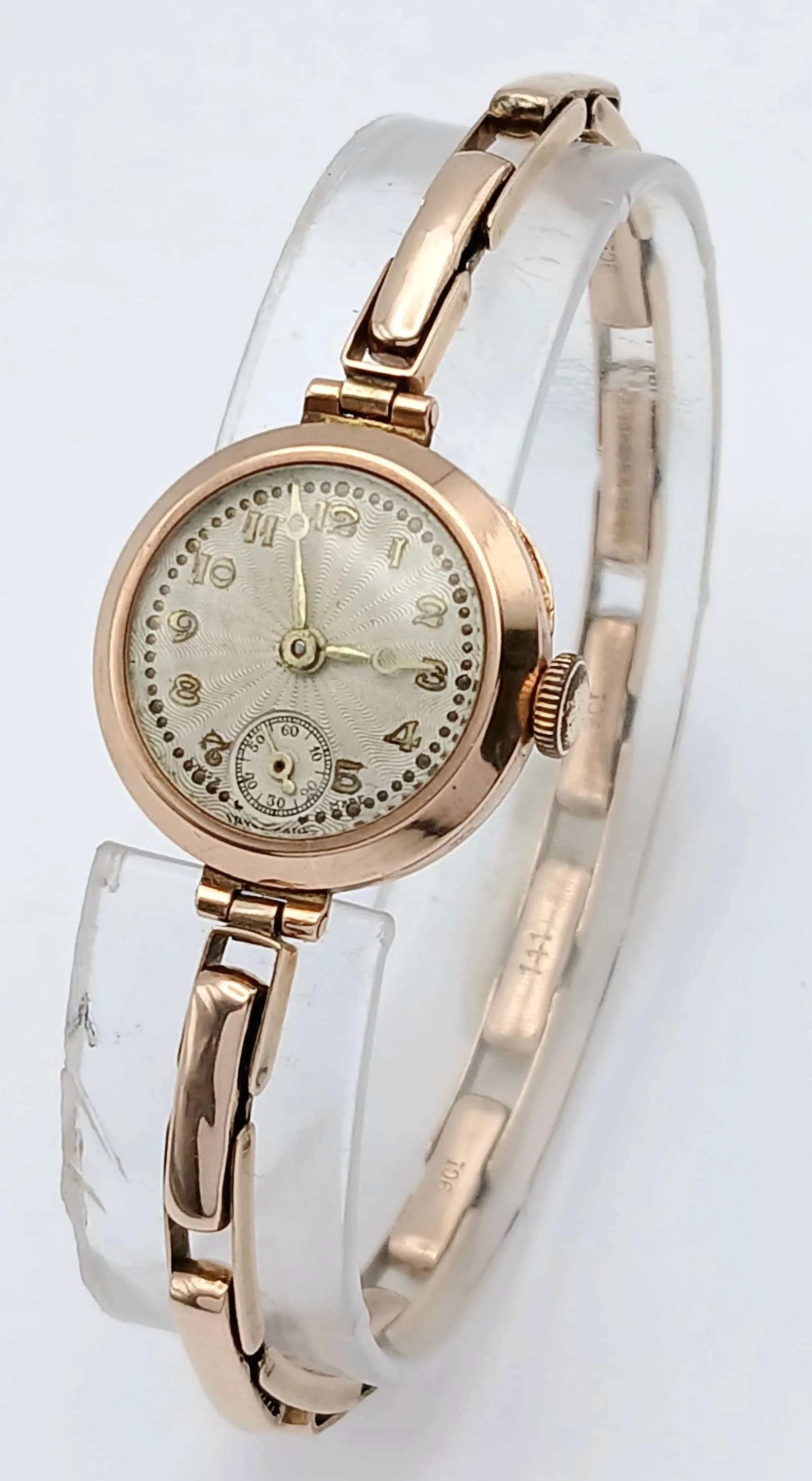 Ladies Vintage ‘ART DECO’ 9 CARAT GOLD WRISTWATCH with 9 CARAT GOLD Expandable Bracelet . Manual winding in full working order. Full UK hallmark.12.5 Grams Gross. Exceptional, please see pictures.