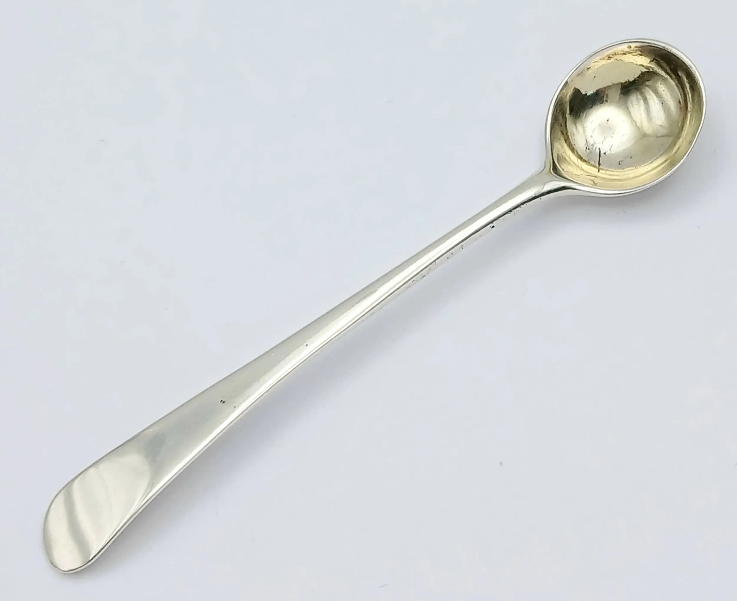 Antique GEORGE III SILVER SALT SPOON. Clear Hallmark for London 1800. Excellent condition, please see pictures. 9.5 cm.