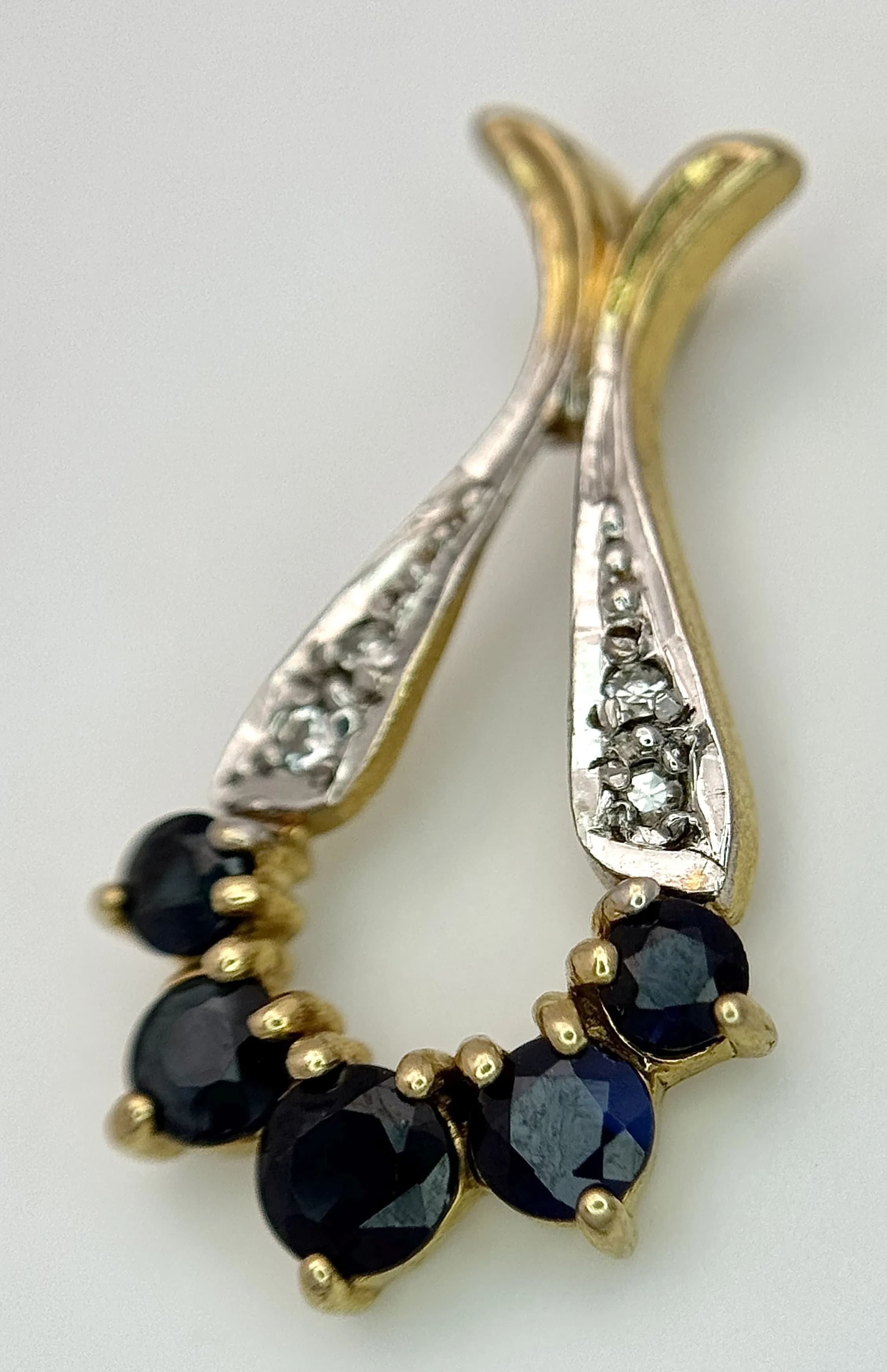 A 9K YELLOW GOLD, DIAMOND AND SAPPHIRE SET, DROP PENDANT. 1.1G. S/A 1709 - 3
