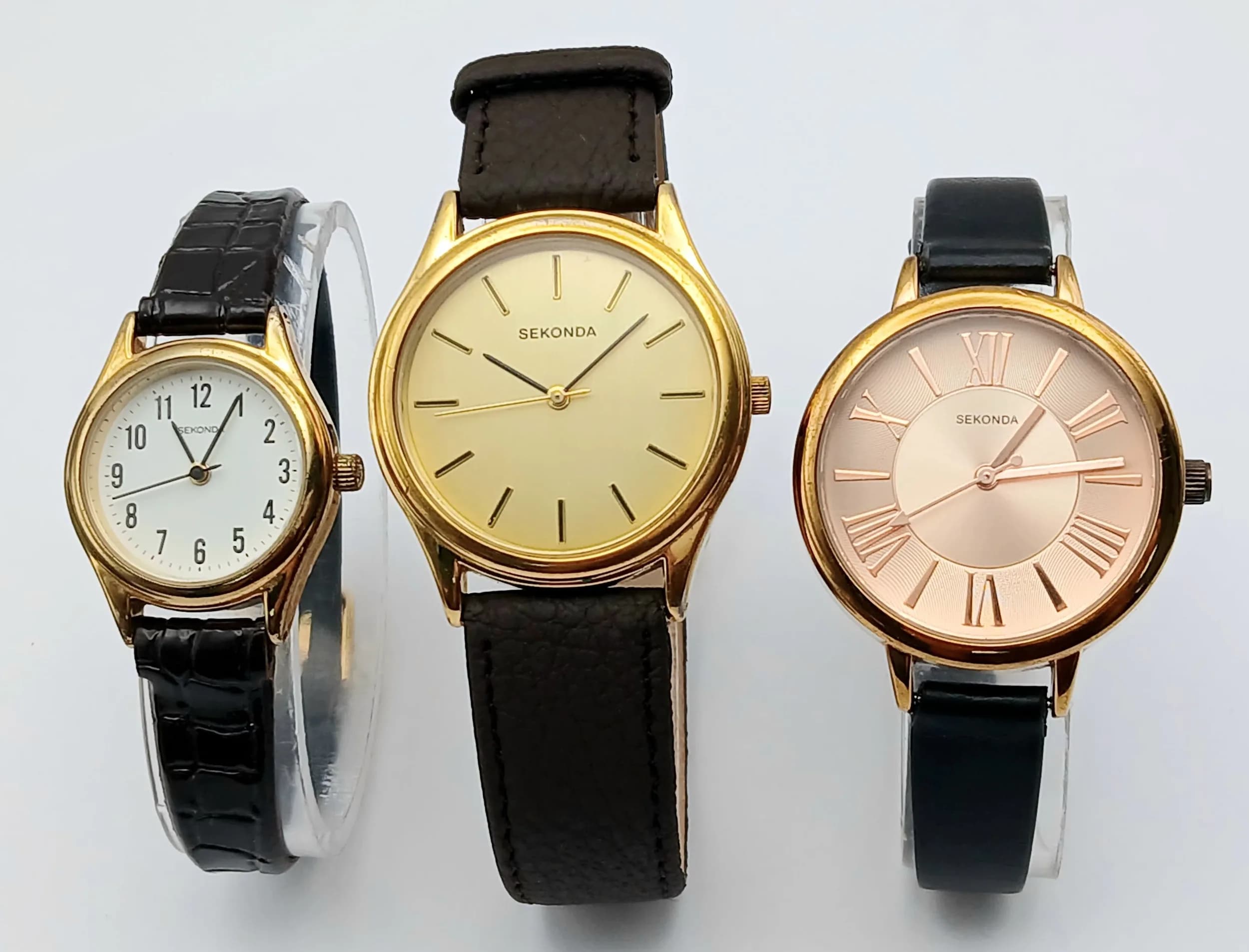 A SELECTION OF 3 SEKONDA LEATHER STRAP WATCHES. ALL IN FULL WORKING ORDER. S/A 1706