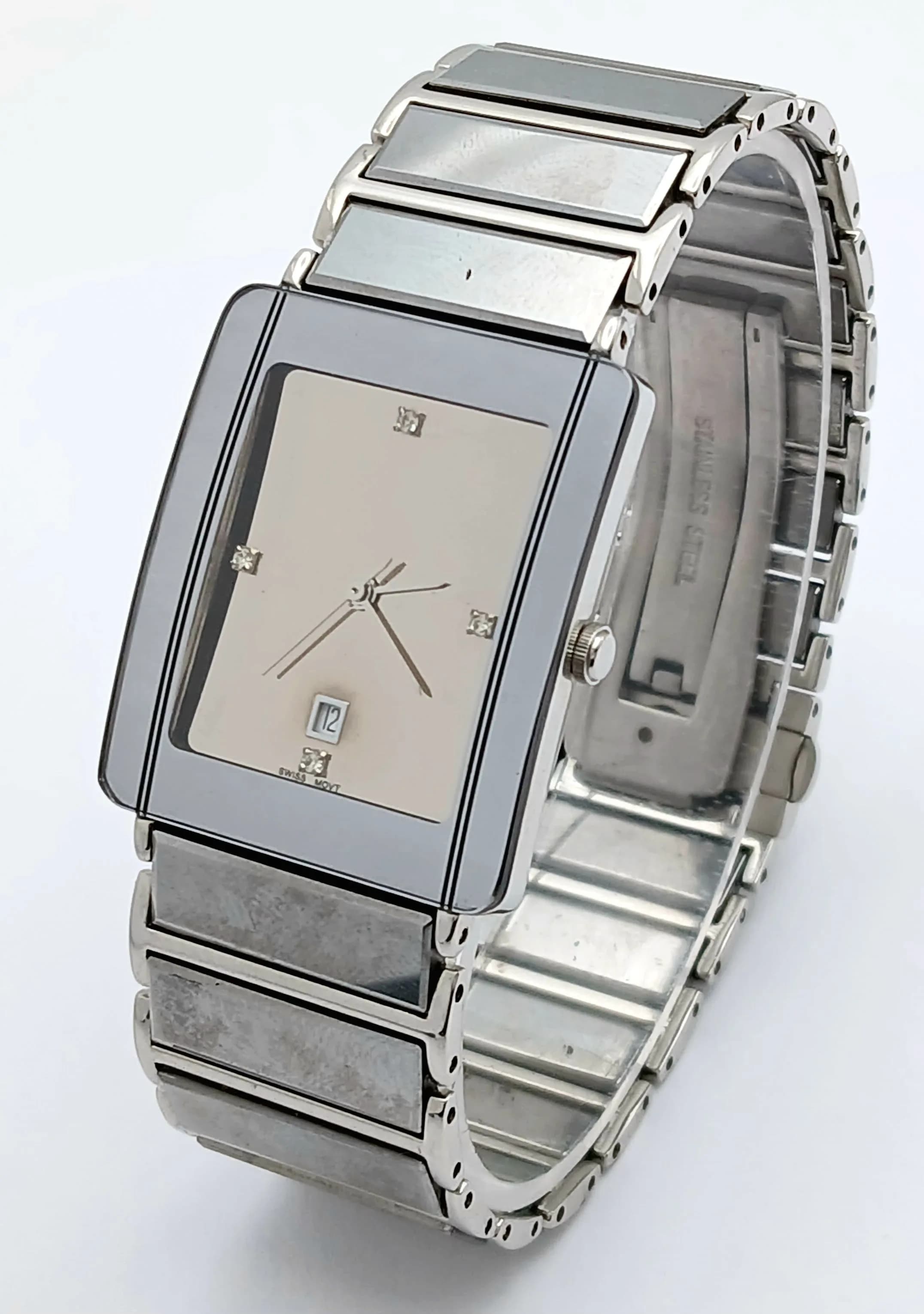 A TUNGSTEN, DIAMOND SET, MIRRORED DIAL, BRACELET WATCH. IN FULL WORKING ORDER. NEW BATTERY FITTED RECENTLY. S/A 1694 - 4