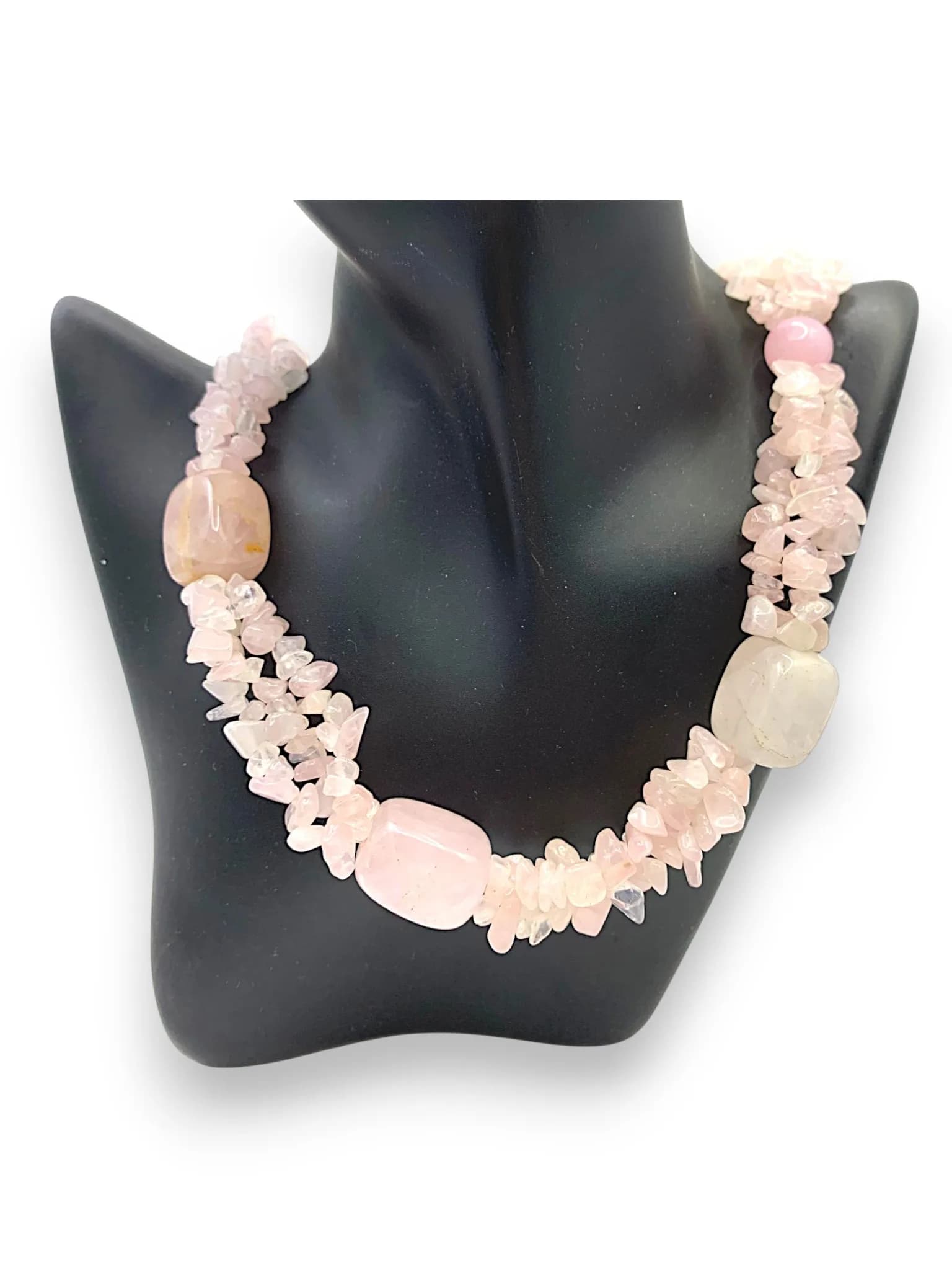 A pink Irregular Malachite beaded necklace. Total length 35cm. Weight 30 g.