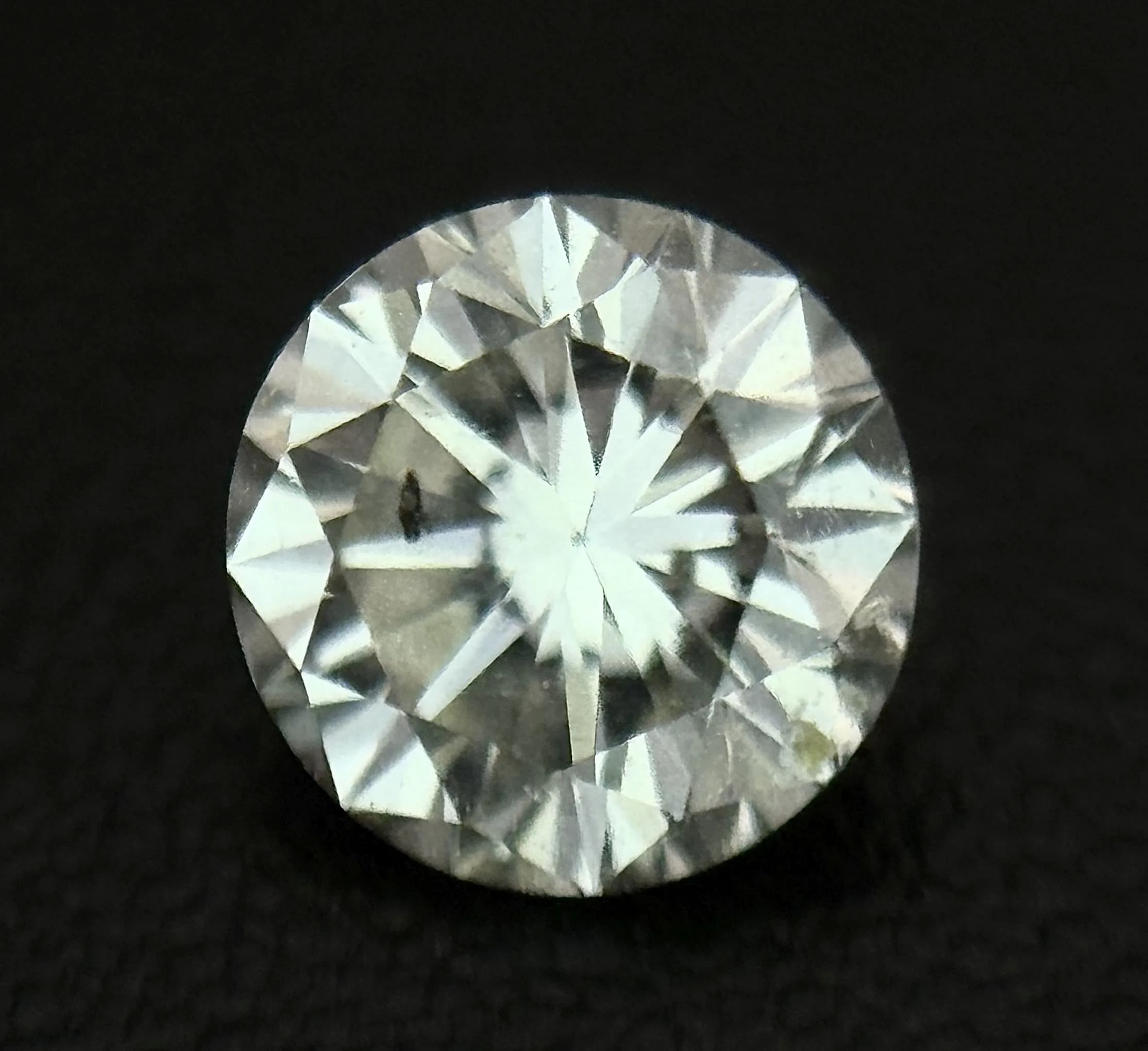 A NATURAL, ROUND BRILLIANT CUT, LOOSE DIAMOND. 0.28CTW. A/S NN 6001