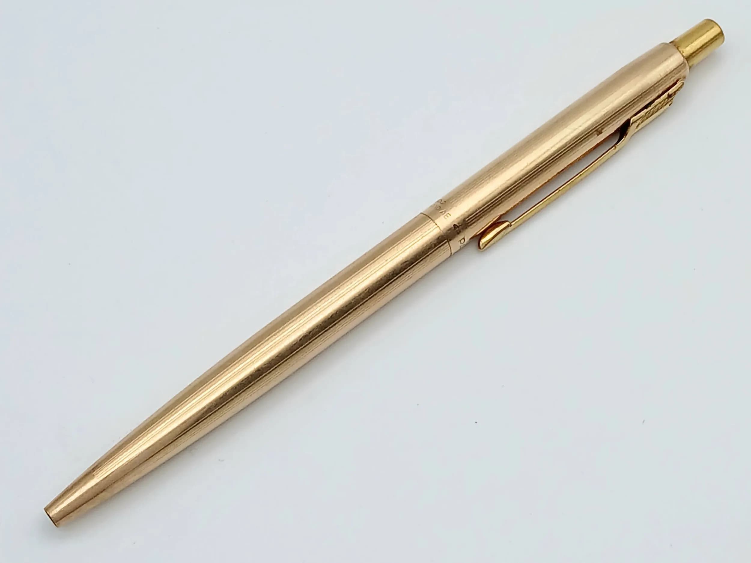 Vintage ROLLED GOLD PARKER BALLPOINT PEN. Please see pictures.