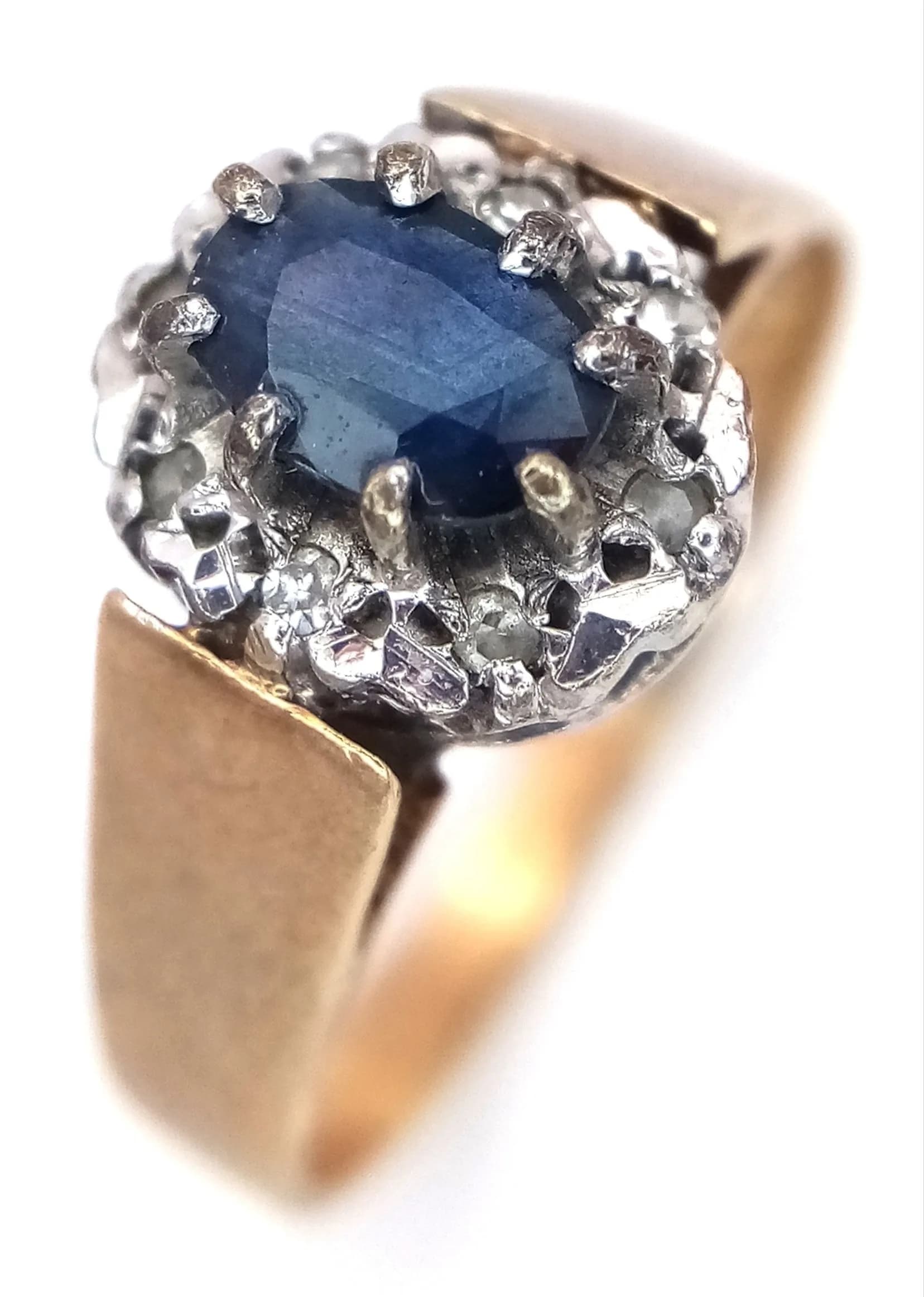Beautiful Vintage 9 CARAT GOLD SAPPHIRE and DIAMOND RING. Fully hallmarked. 2.75 Grams. Size M 1/2.