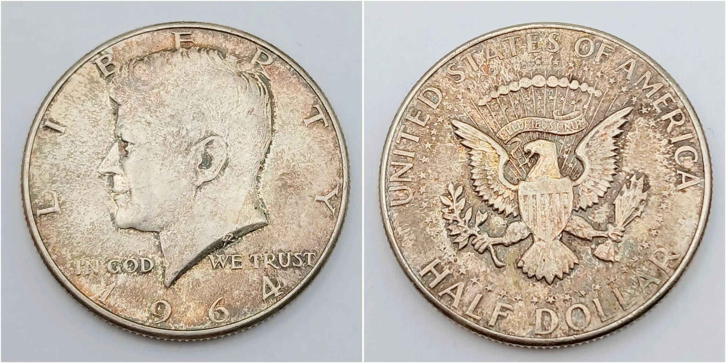 1964 KENNEDY SILVER HALF DOLLAR coin. Very fine/extra fine condition.
