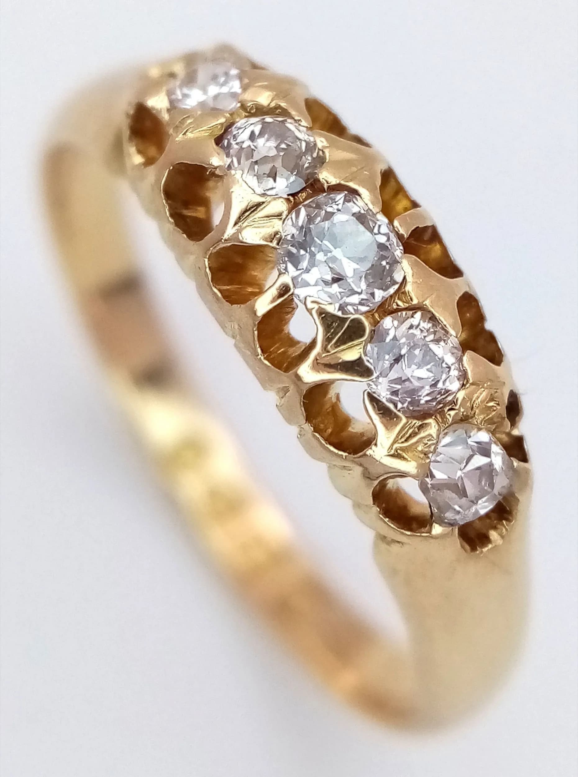AN 18K YELLOW GOLD, ANTIQUE, OLD CUT DIAMOND, 5 STONE RING. HALLMARKED CHESTER 1897. 3.3G, SIZE M. SC 7084