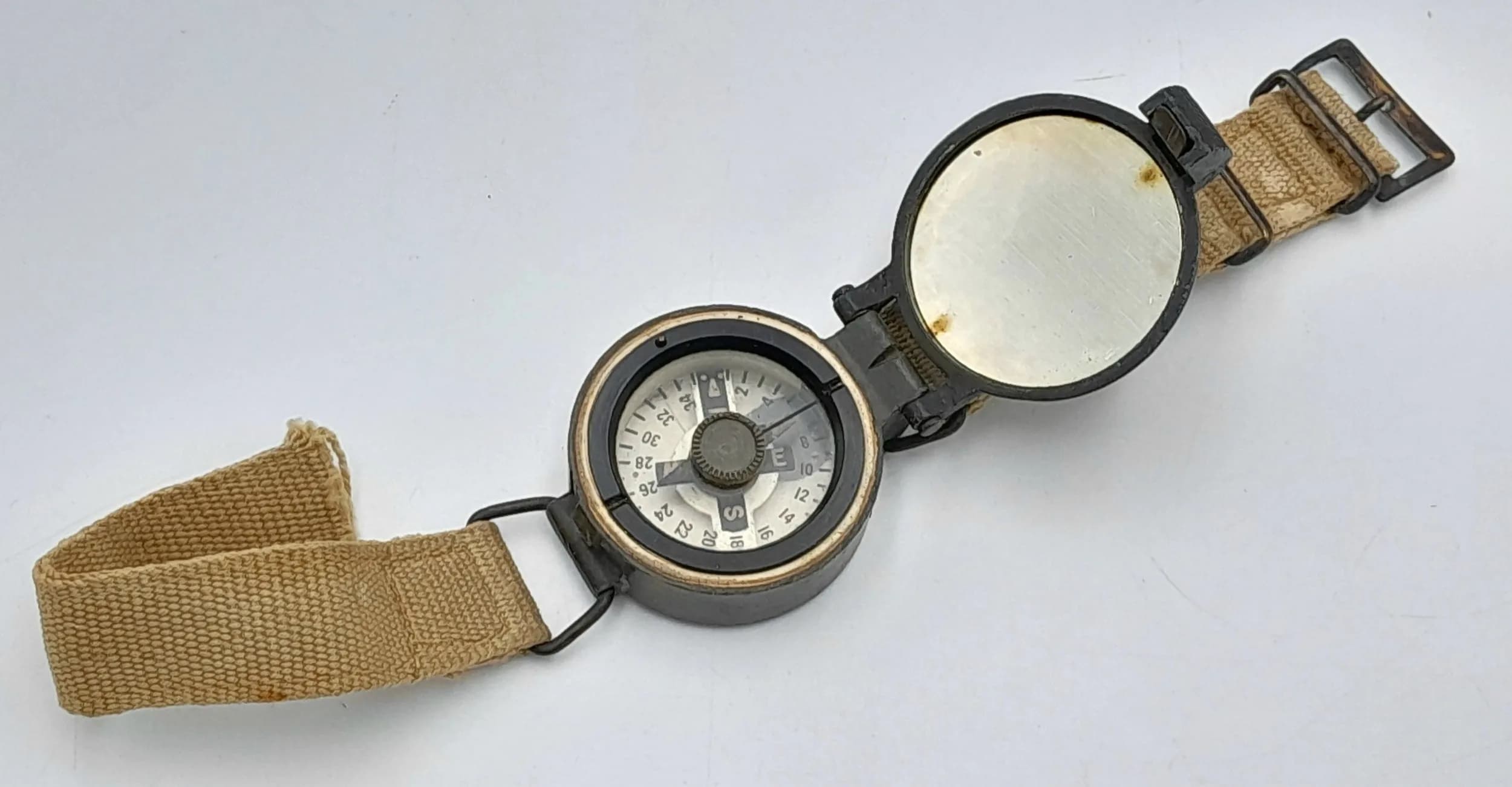 Cold War British Airborne - Commando's Escape and Evasion Compass. Dated 1956