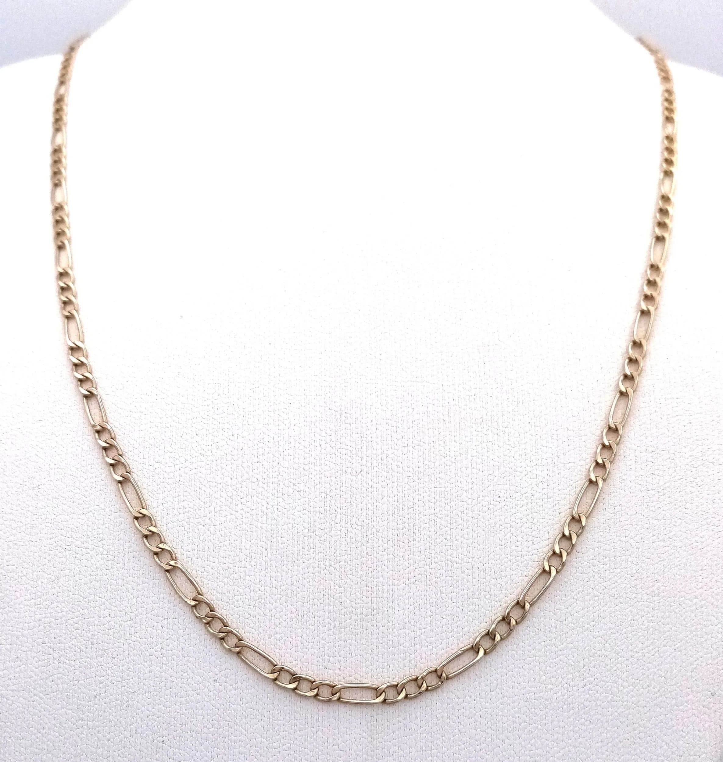 Classic 9 CARAT GOLD FIGARO LINK NECKLACE. Full UK hallmark. 1.77 Grams. 50 cm. Please see pictures.