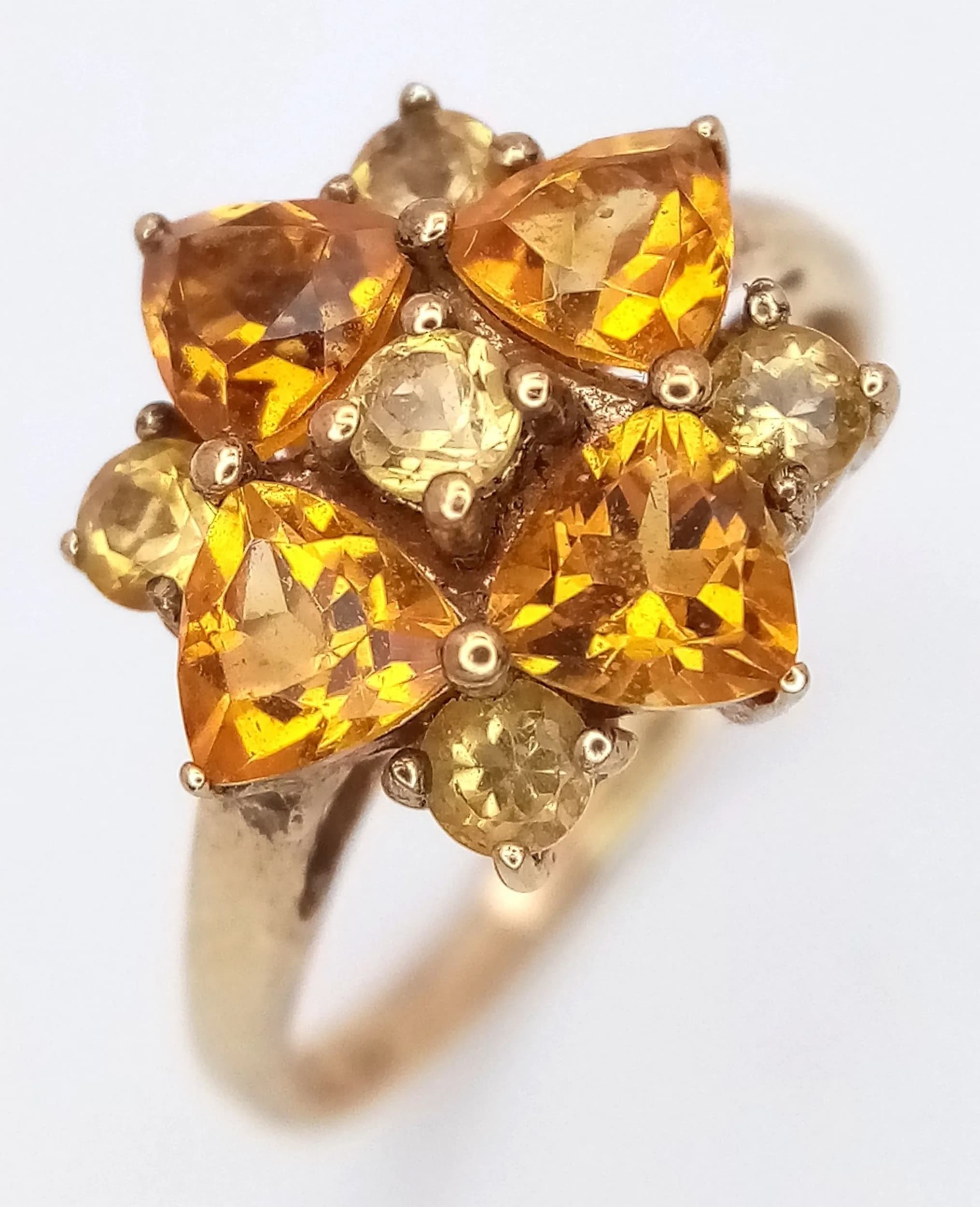 Beautiful 9 CARAT GOLD, CITRINE RING. Fully hallmarked. 2.0 Grams. Size M 1/2 - N. Please see pictures.