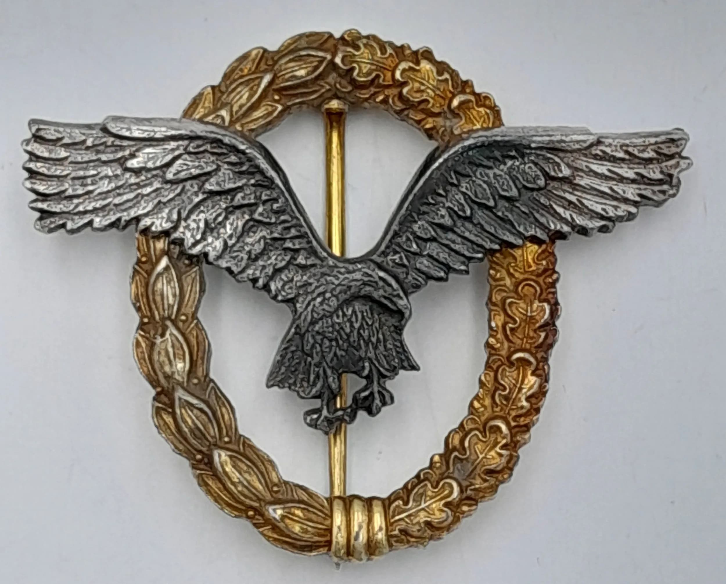 1957 Luftwaffe Pilots Badge. Legally worn by WW2 German Veterans without the Swastika