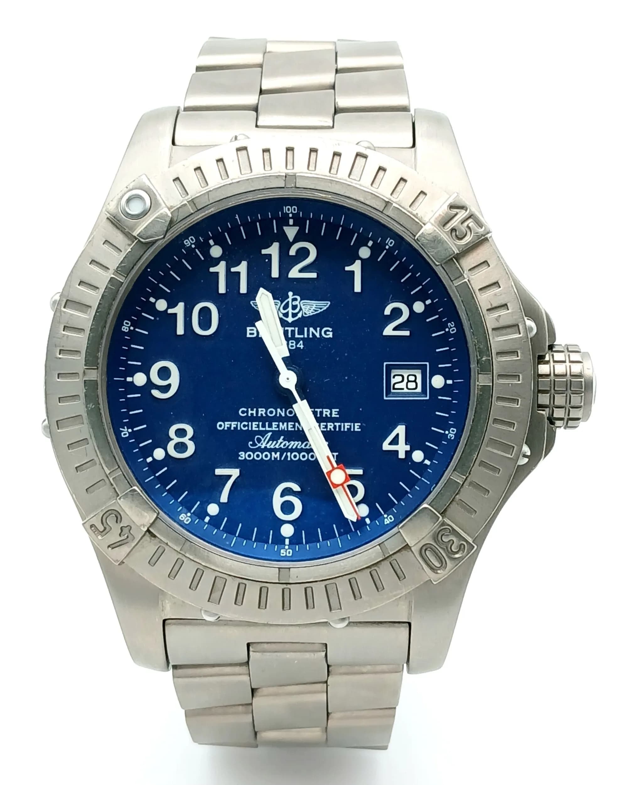 A Breitling Avenger Seawolf Automatic Gents Watch. Model E17370. Titanium bracelet and case - 44mm. Blue dial with date window. Rotating bezel. Water resistant to 300M. In working order.