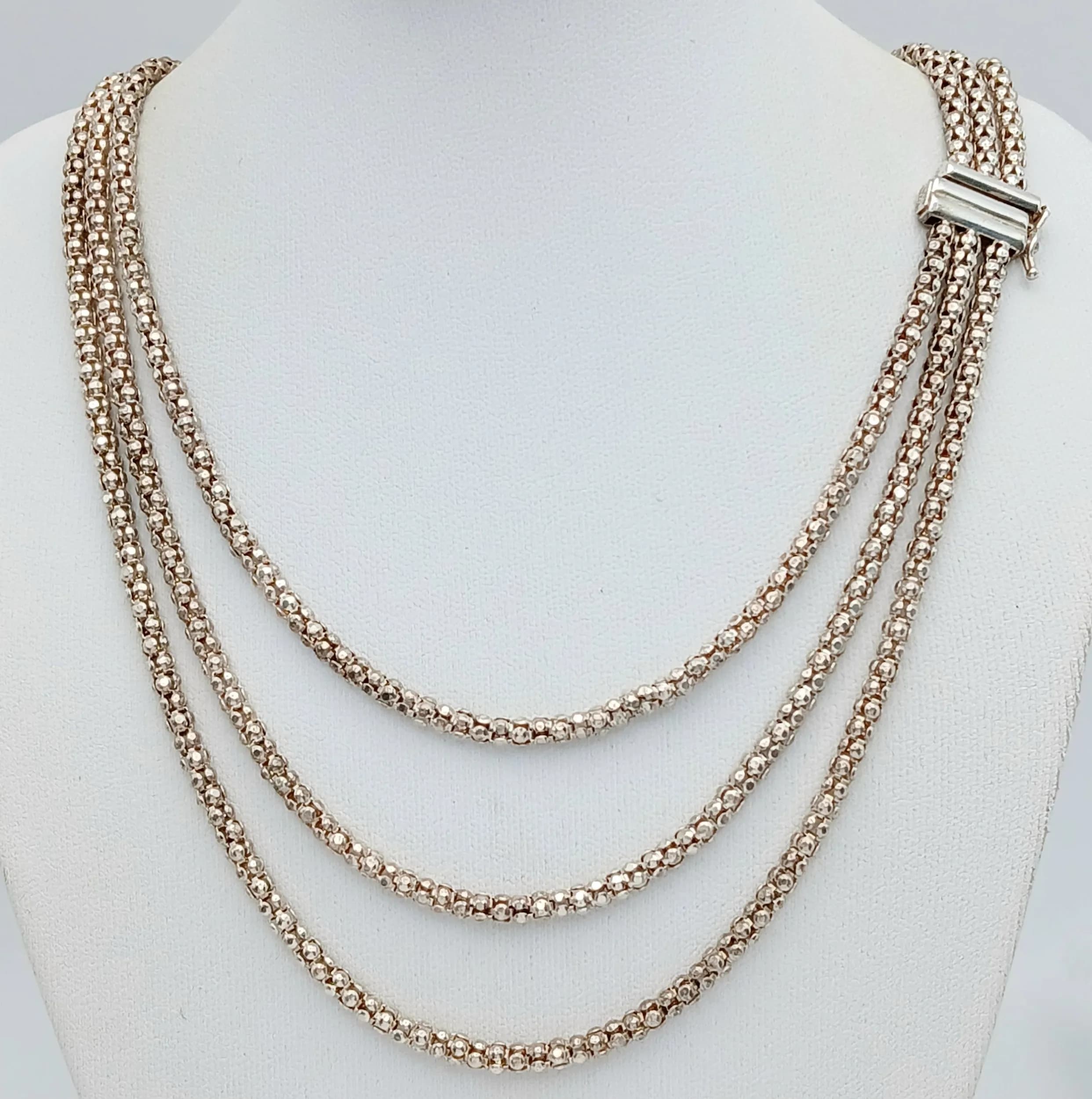 Fabulous ITALIAN SILVER ‘3 STRAND’ FANCY ROPE NECKLACE. 46 cm. Please see pictures.