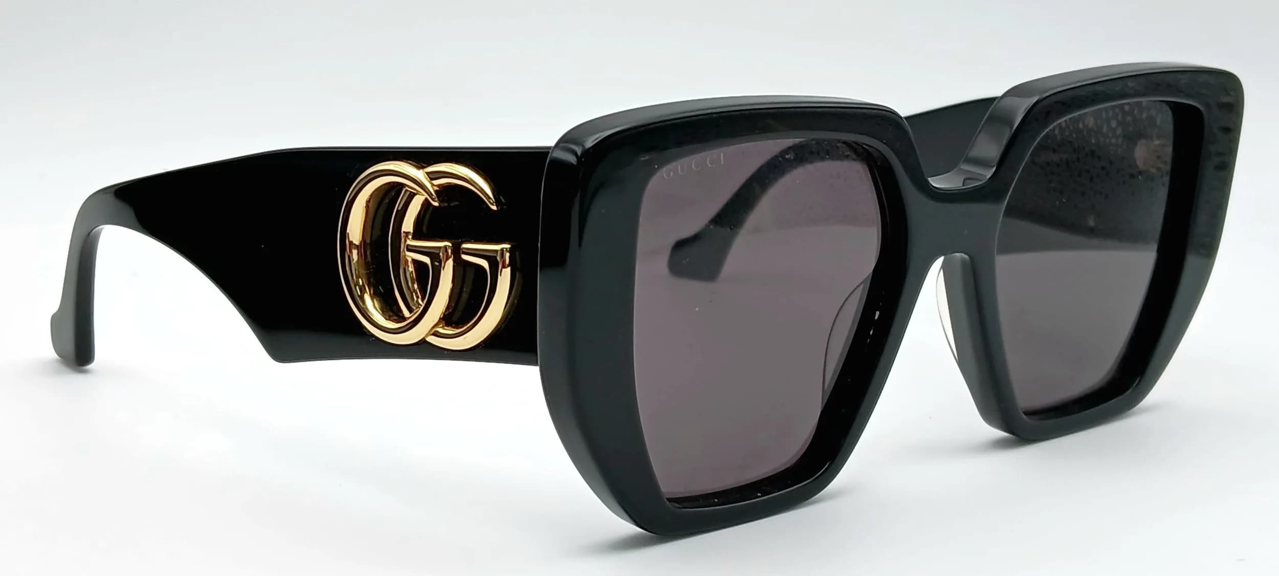 A Pair of Gucci Oversized Square Acetate Sunglasses in Black. Model GG0956S. Black acetate frames with dark tinted lenses. Comes with case and lens cleaning cloth. Please see photos or request a condition report. Ref: 29654.
