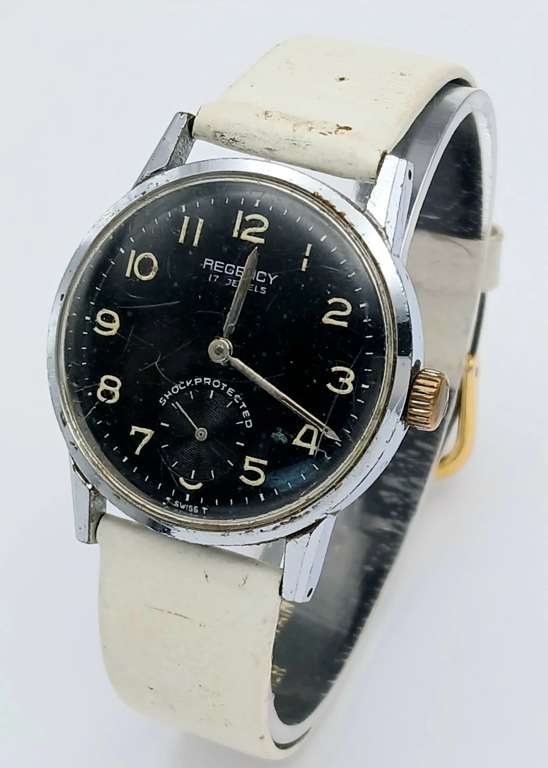 A Vintage Regency Mechanical Gents Watch. 17 jewels. 34mm case. In working order.