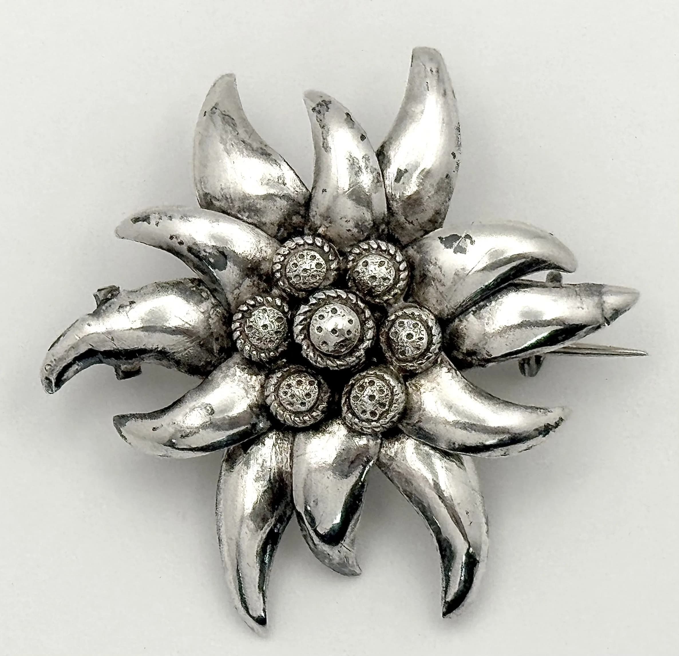 A WW2 German Silver Gebirgsjäger's (Mountain Troops) Sweetheart Brooch. White metal pin.
