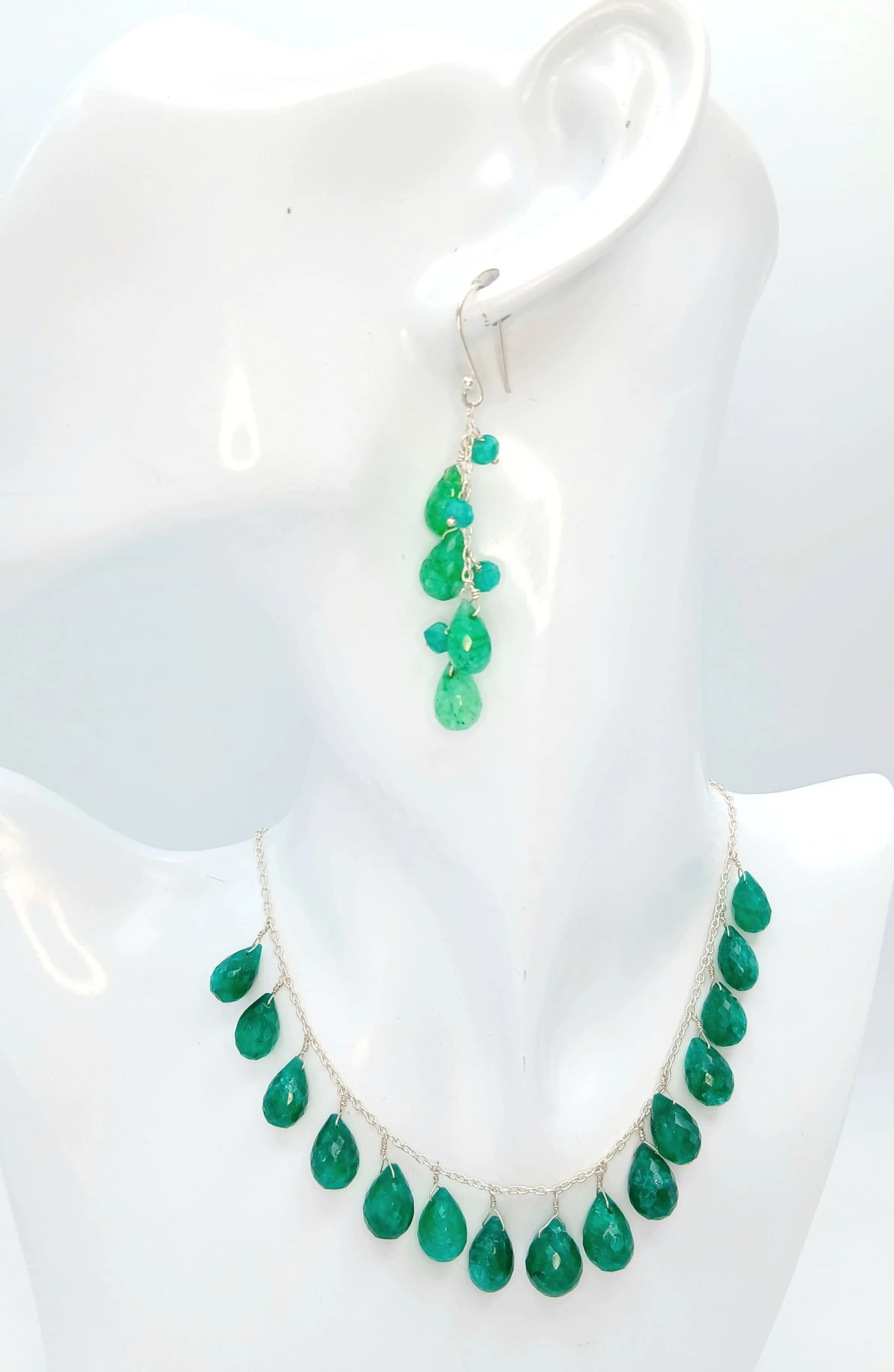 An Emerald Gemstone Necklace with Matching Dangler Earrings set in 925 Silver. 3cm drop. 44cm necklace. CD-2133.