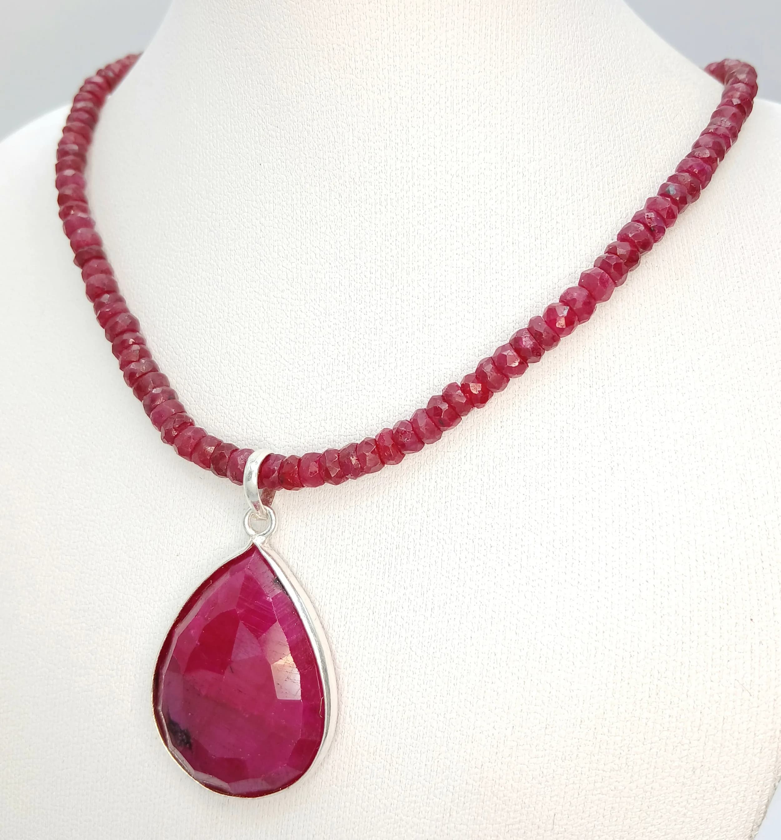 A Ruby Rondelle Necklace with Ruby Pendant, 925 Silver clasp. 3cm pendant. 42cm necklace. CD-2134.